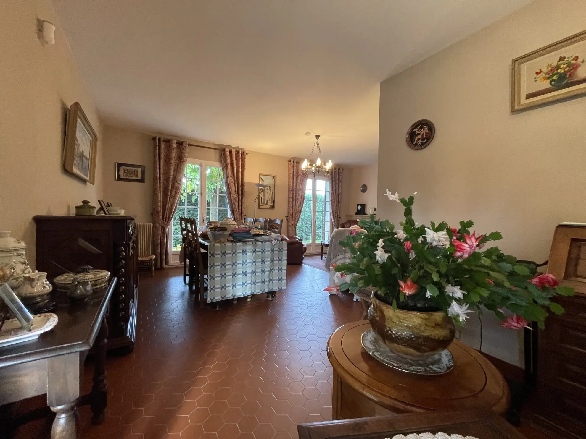 Maison de plain-pied avec jardin et grand garage à Libourne 