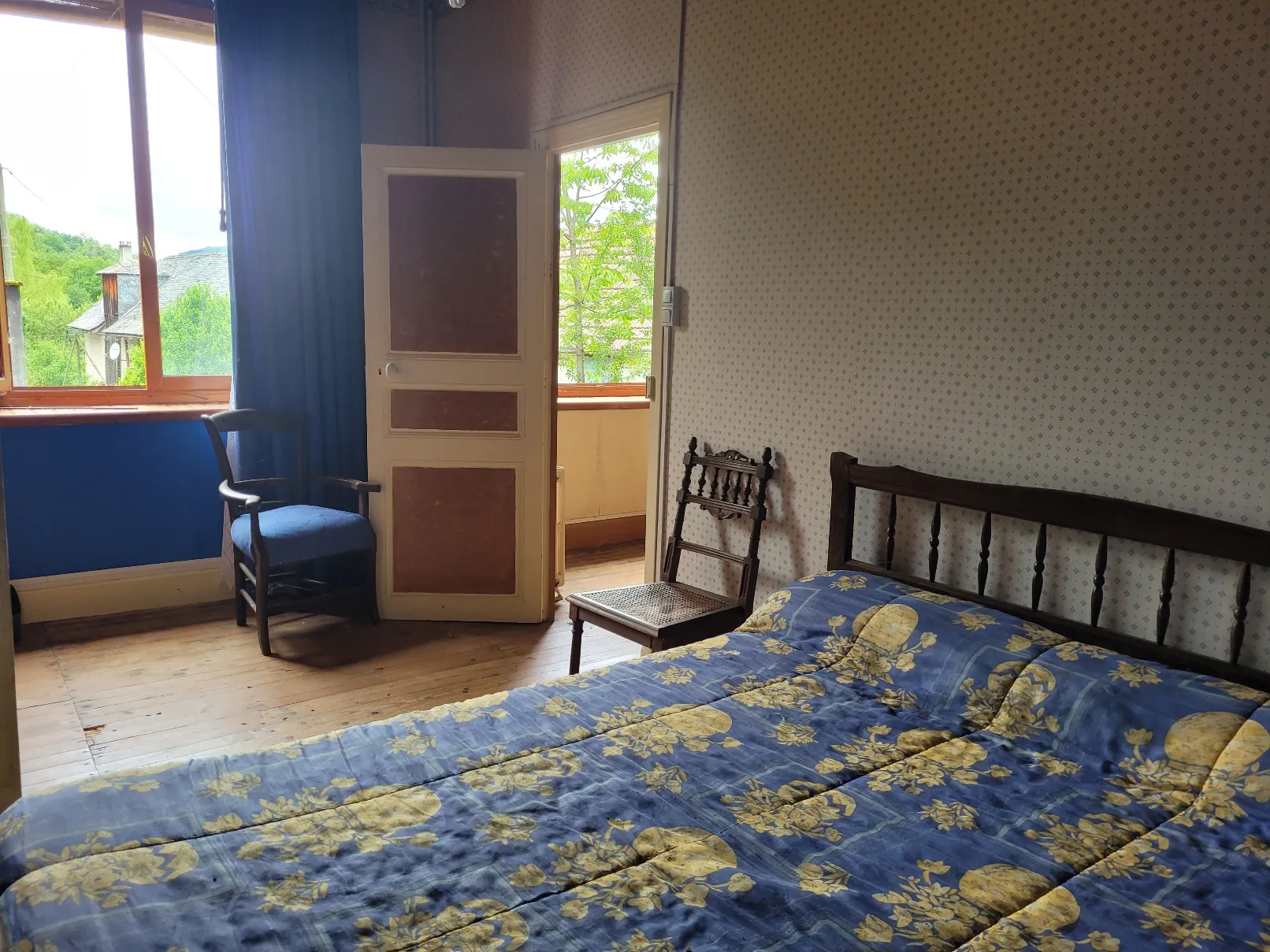 Maison de 84 m² à rénover avec terrain à Massat, vue montagne, proche commodités 