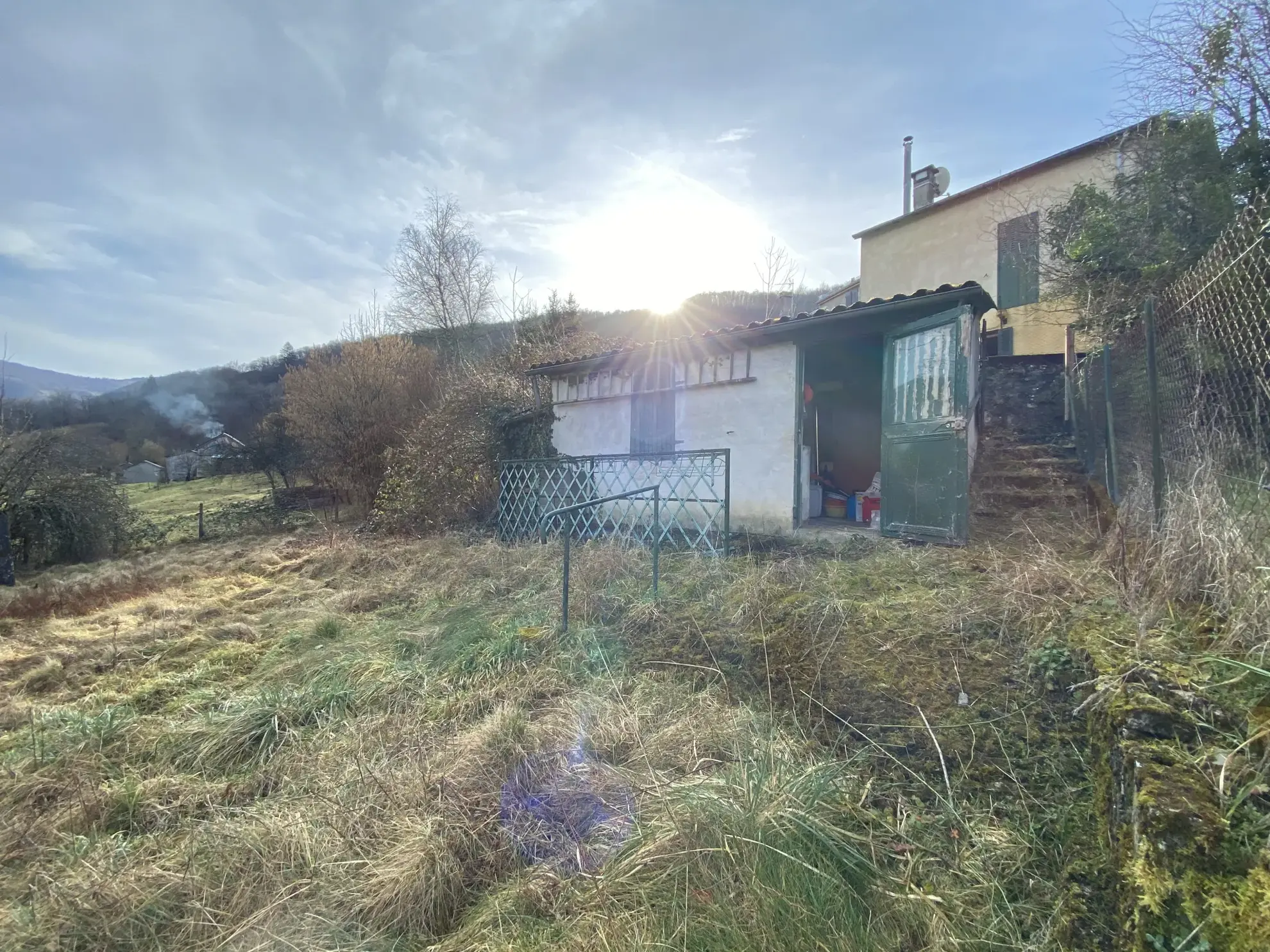 Maison de 84 m² à rénover avec terrain à Massat, vue montagne, proche commodités 