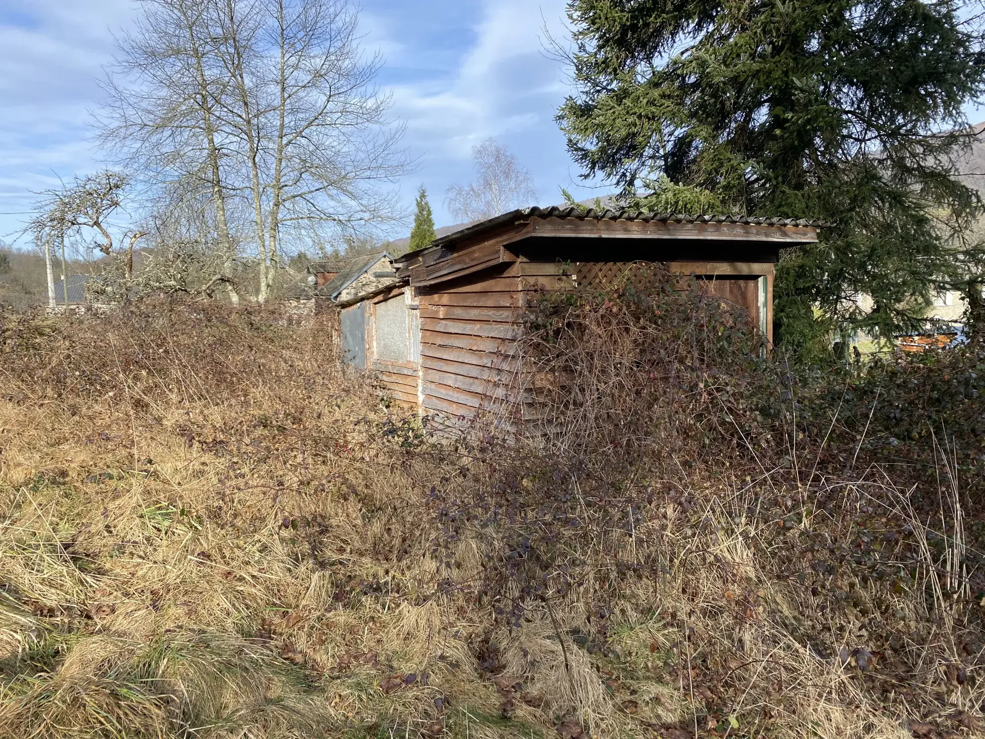 Maison de 84 m² à rénover avec terrain à Massat, vue montagne, proche commodités 