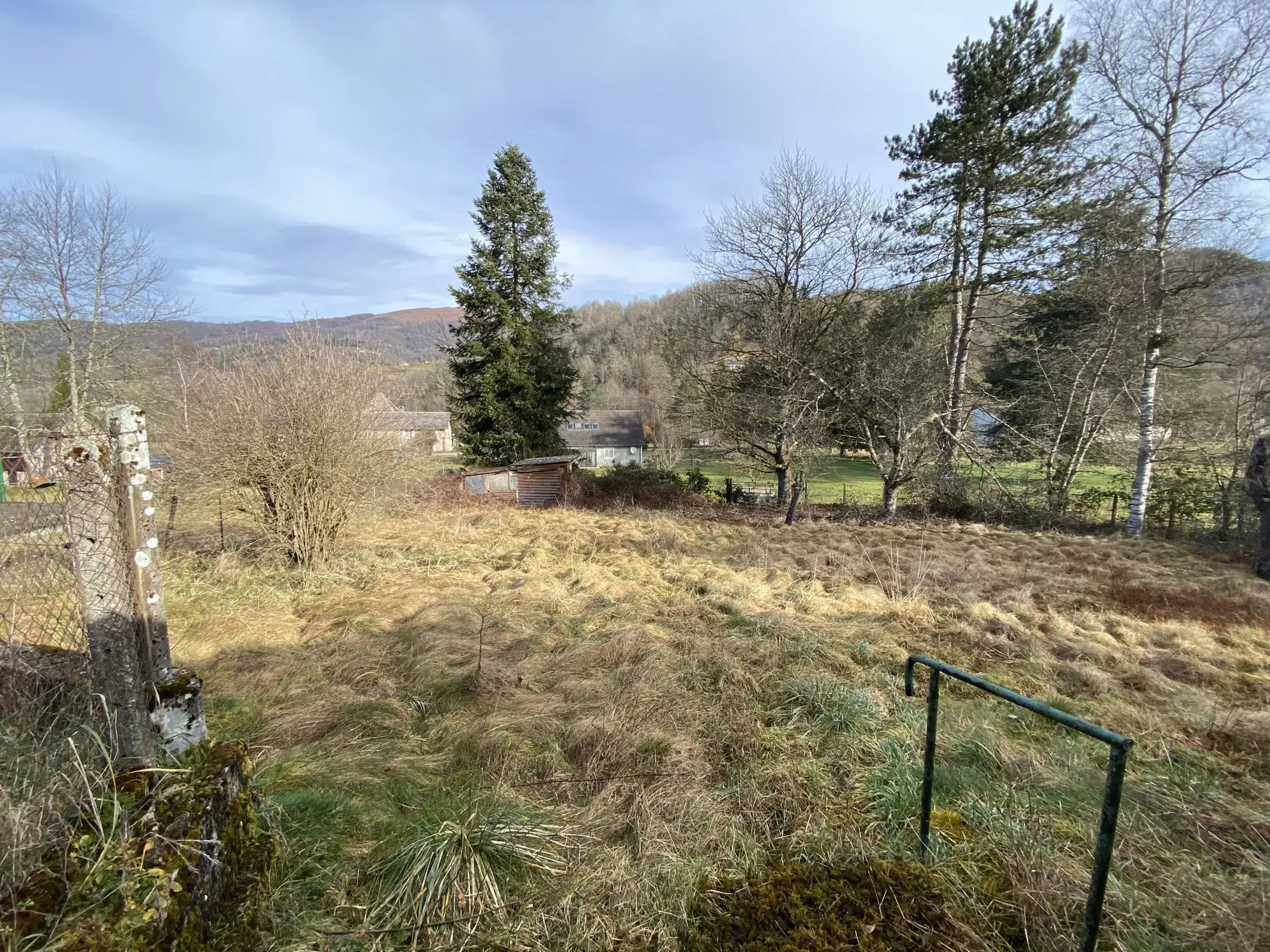 Maison de 84 m² à rénover avec terrain à Massat, vue montagne, proche commodités 