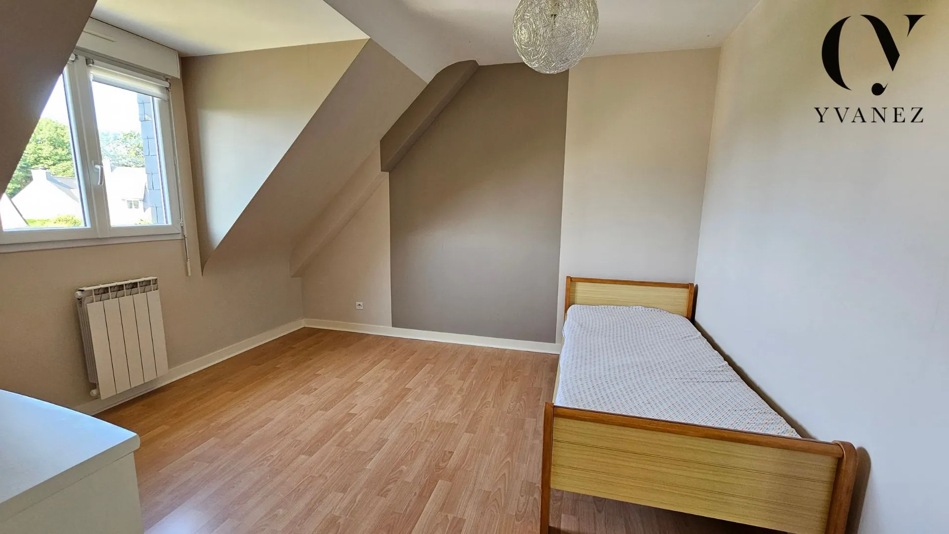 Maison à vendre à Brécé avec 3 chambres, jardin et grande terrasse près de Rennes 