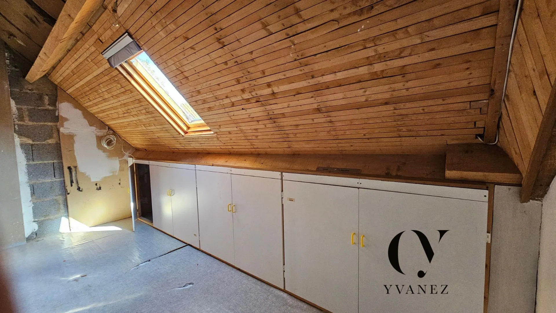 Maison à vendre à Brécé avec 3 chambres, jardin et grande terrasse près de Rennes 