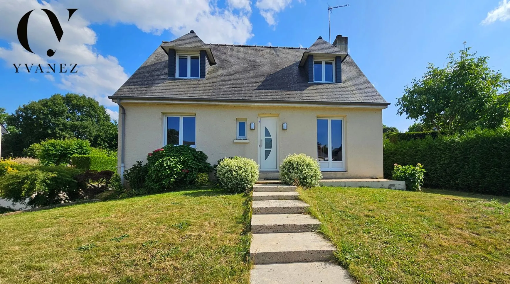 Maison à vendre à Brécé avec 3 chambres, jardin et grande terrasse près de Rennes 