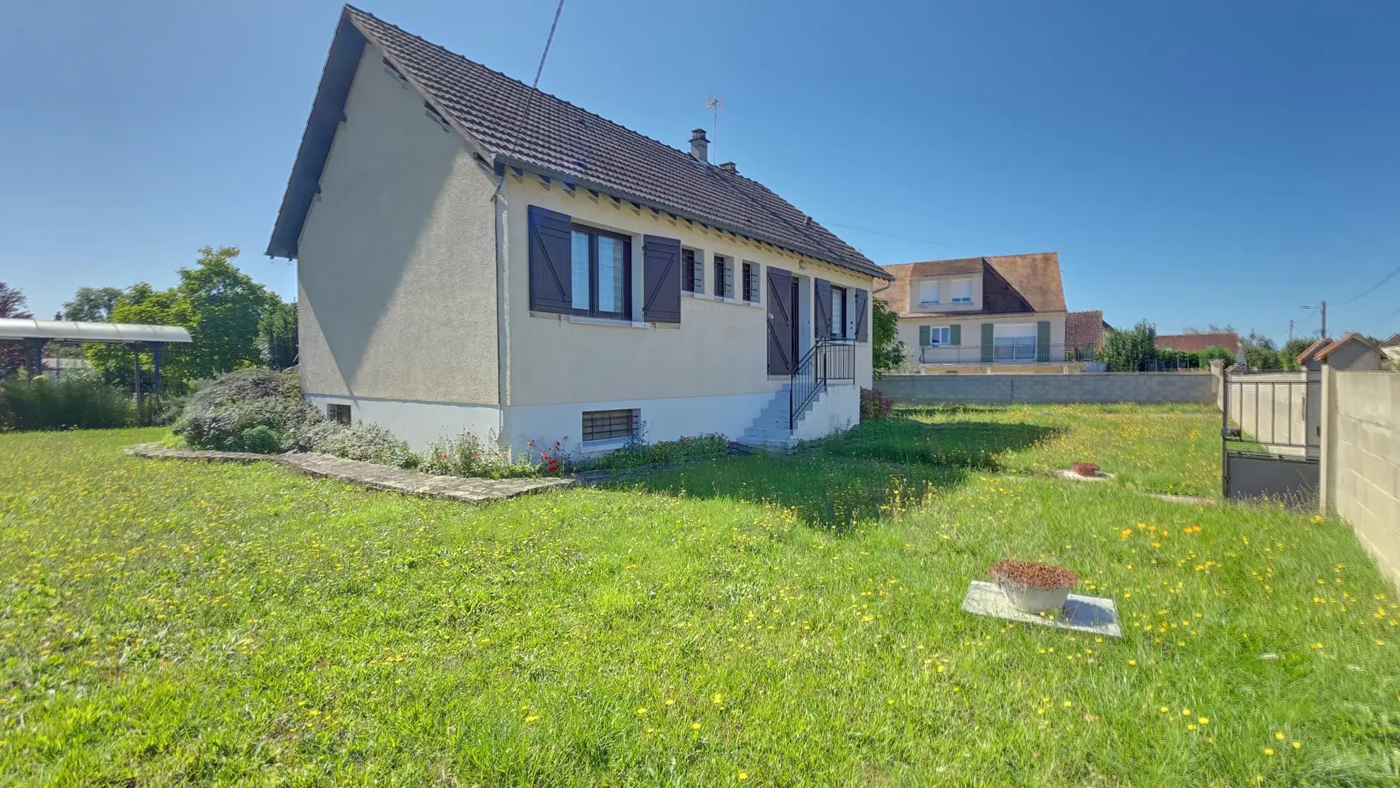 Maison à Gurgy proche commerces avec sous-sol et terrasse à vendre