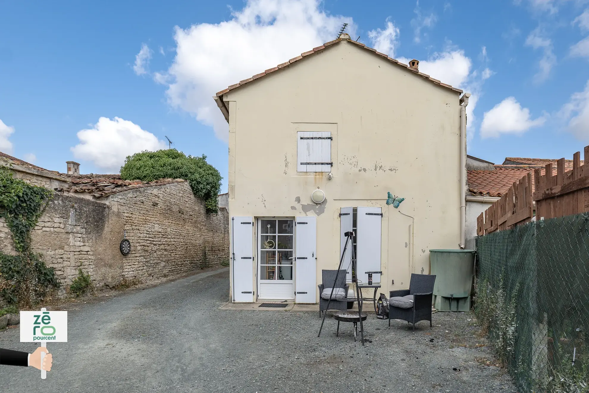 Longère en pierre à Nalliers avec potentiel d’investissement et d’aménagement