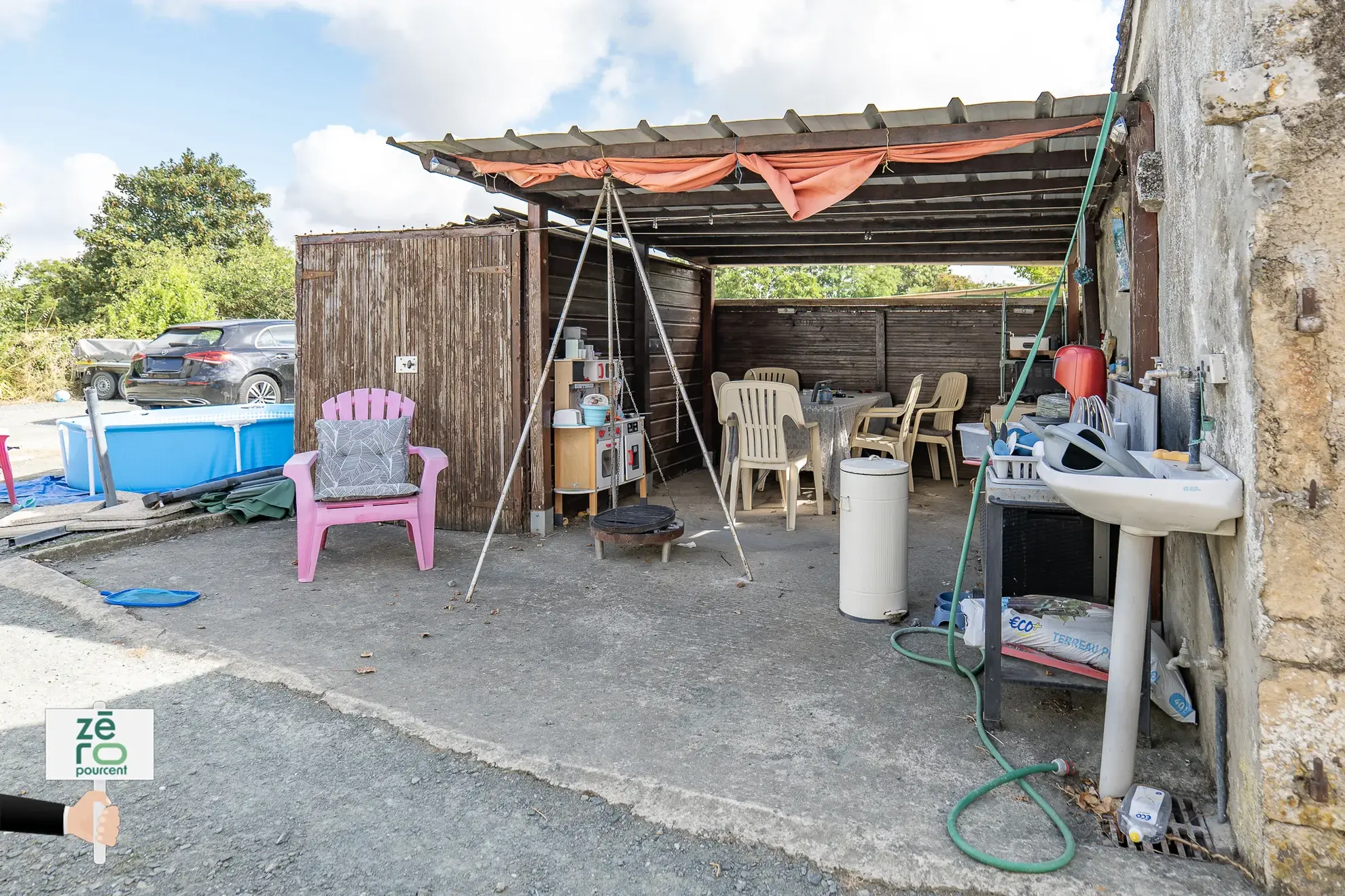 Longère en pierre à Nalliers avec potentiel d’investissement et d’aménagement 