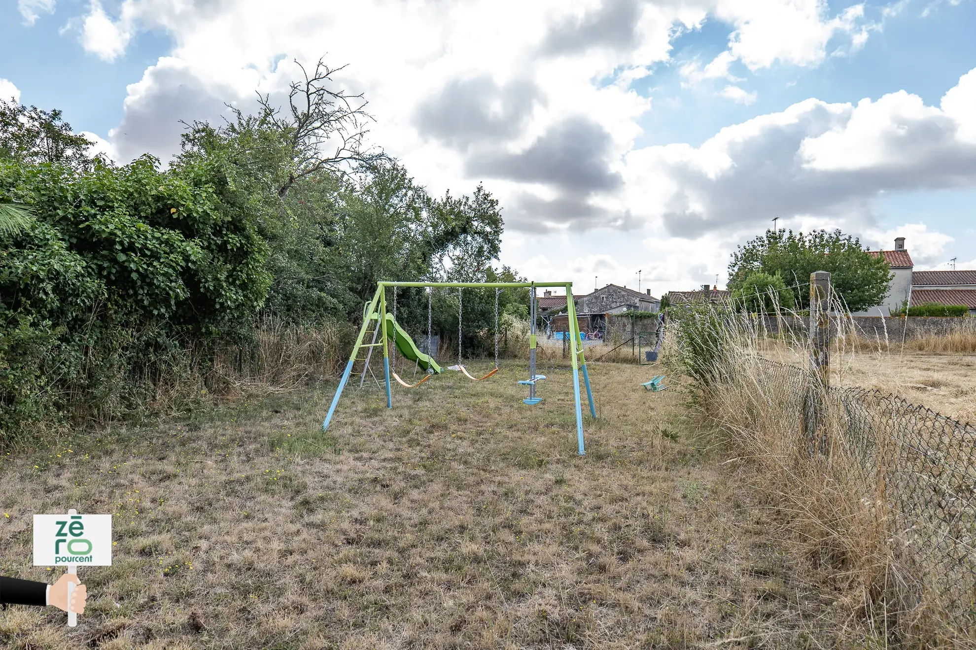 Longère en pierre à Nalliers avec potentiel d’investissement et d’aménagement 