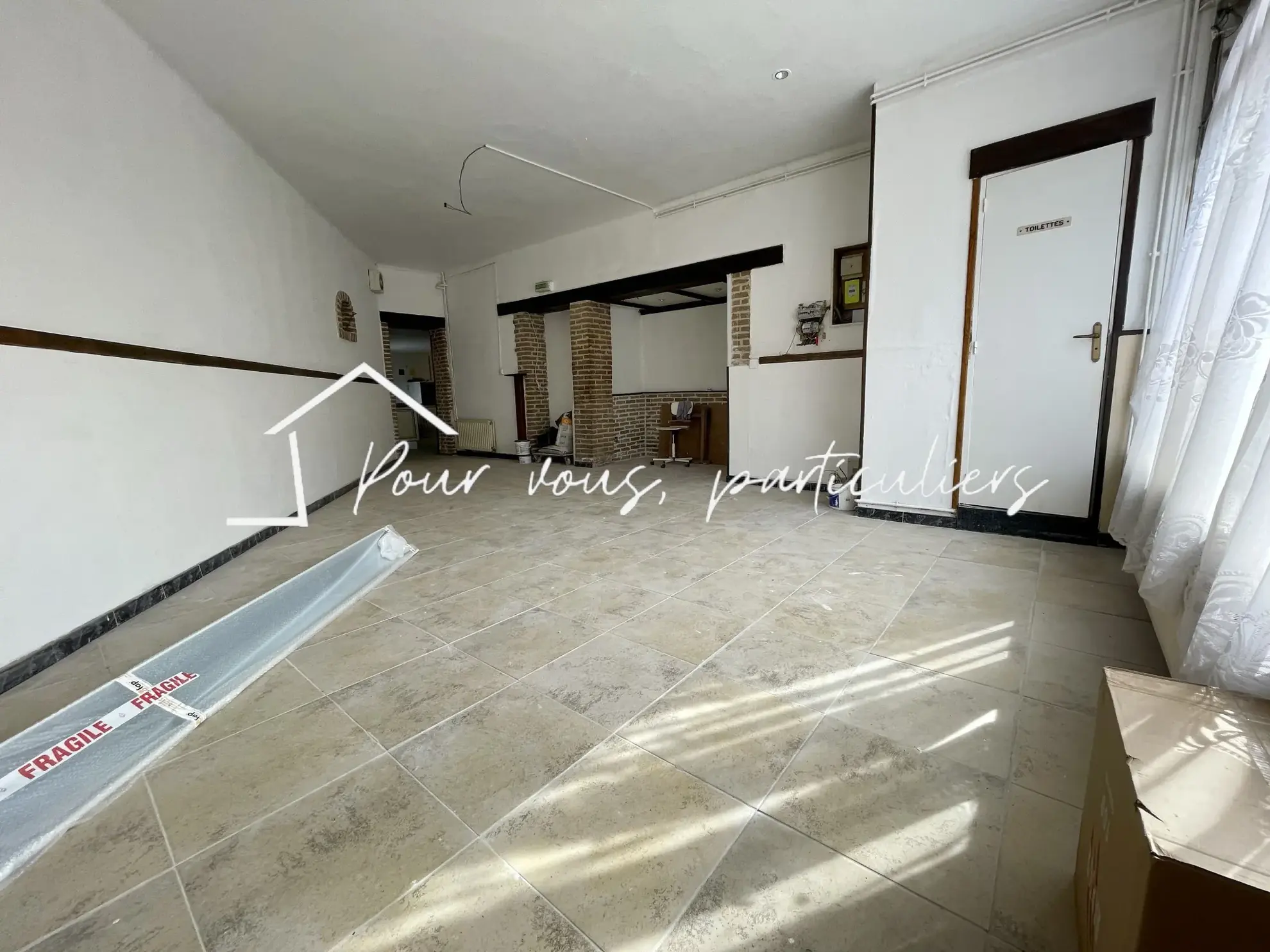 Immeuble de Rapport de 291m² à Raismes avec Appartements et Local Commercial 