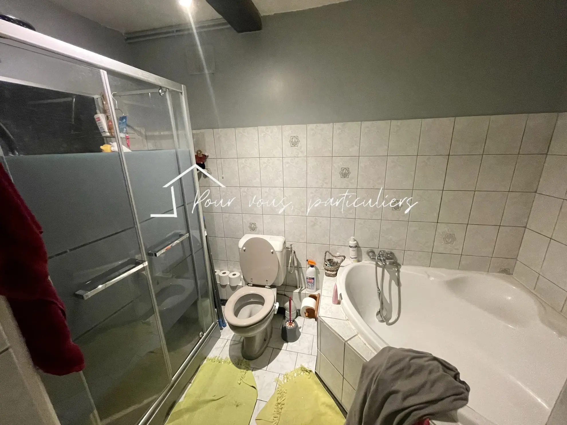 Immeuble de Rapport de 291m² à Raismes avec Appartements et Local Commercial 