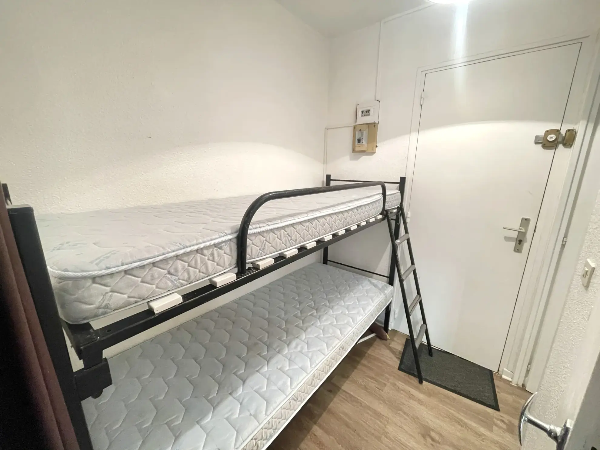 Appartement 24,5 m² avec loggia à proximité du Môle et du centre port d'Agde 