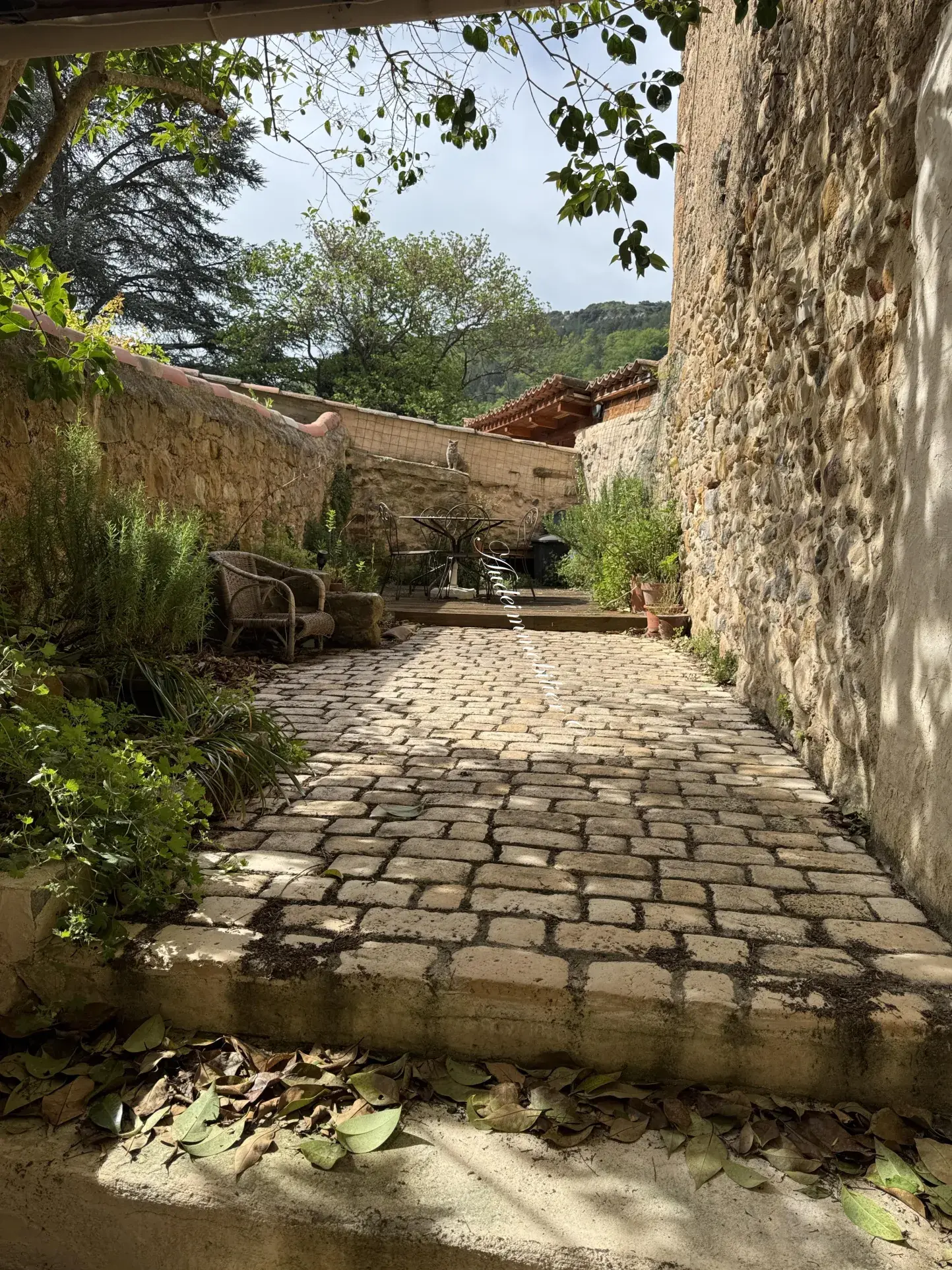 Maison en pierre avec terrasse et 3 chambres à Alet les Bains, Haute-Vallée de l'Aude