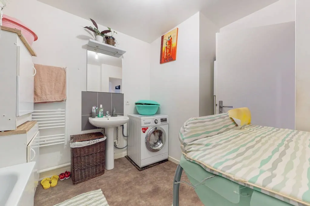 Appartement T3 de 62 m² avec balcon et parking à Choisy-le-Roi 