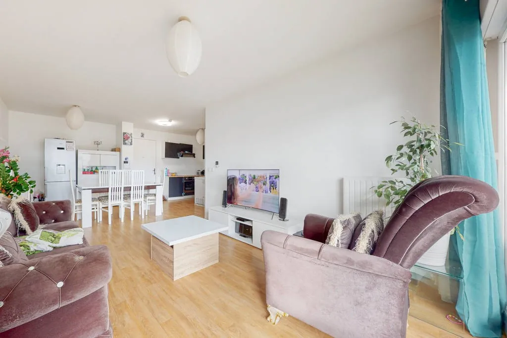 Appartement T3 de 62 m² avec balcon et parking à Choisy-le-Roi 