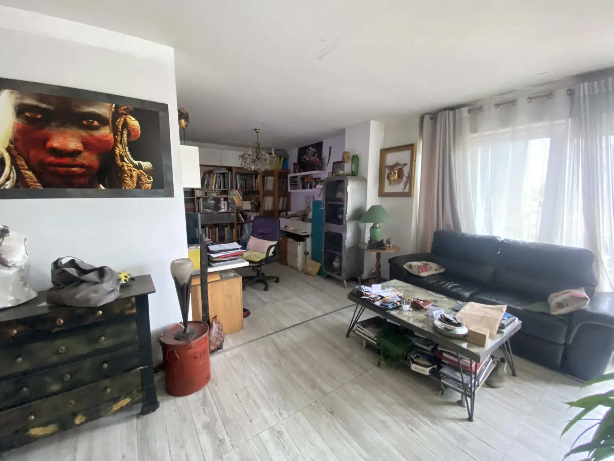 Appartement T4 à Nîmes avec terrasse et cave, à rafraîchir