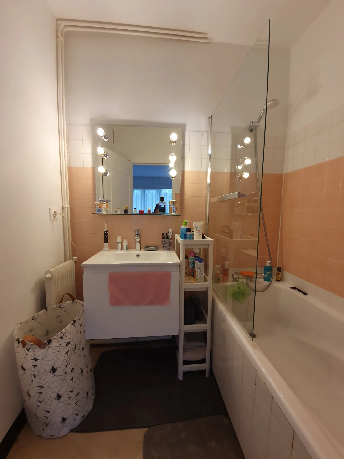 Grand studio loué à Port-Marly — Investissement rentable avec cave et box 