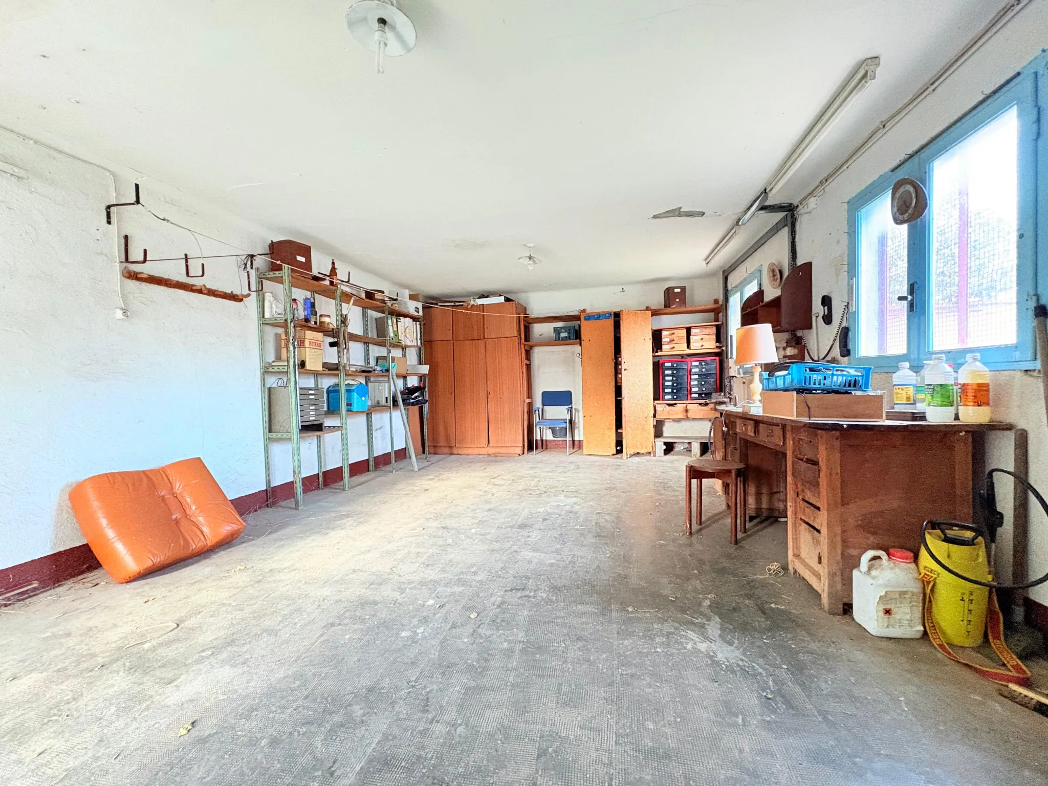 Maison de plain-pied à Thuir avec 4 chambres, garage et terrain de 670 m² 