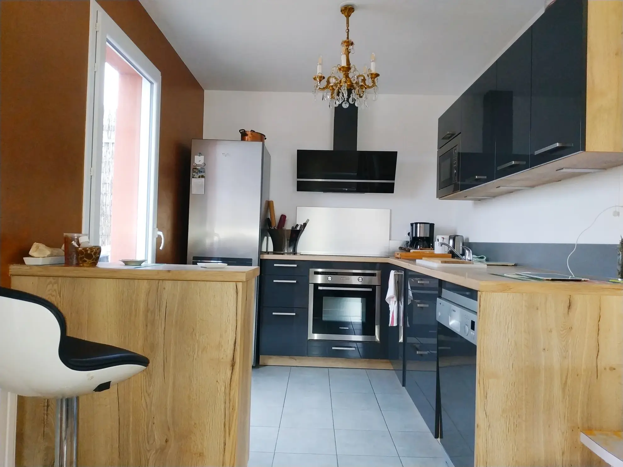 Bel appartement dernier étage avec grande terrasse à Trappes 