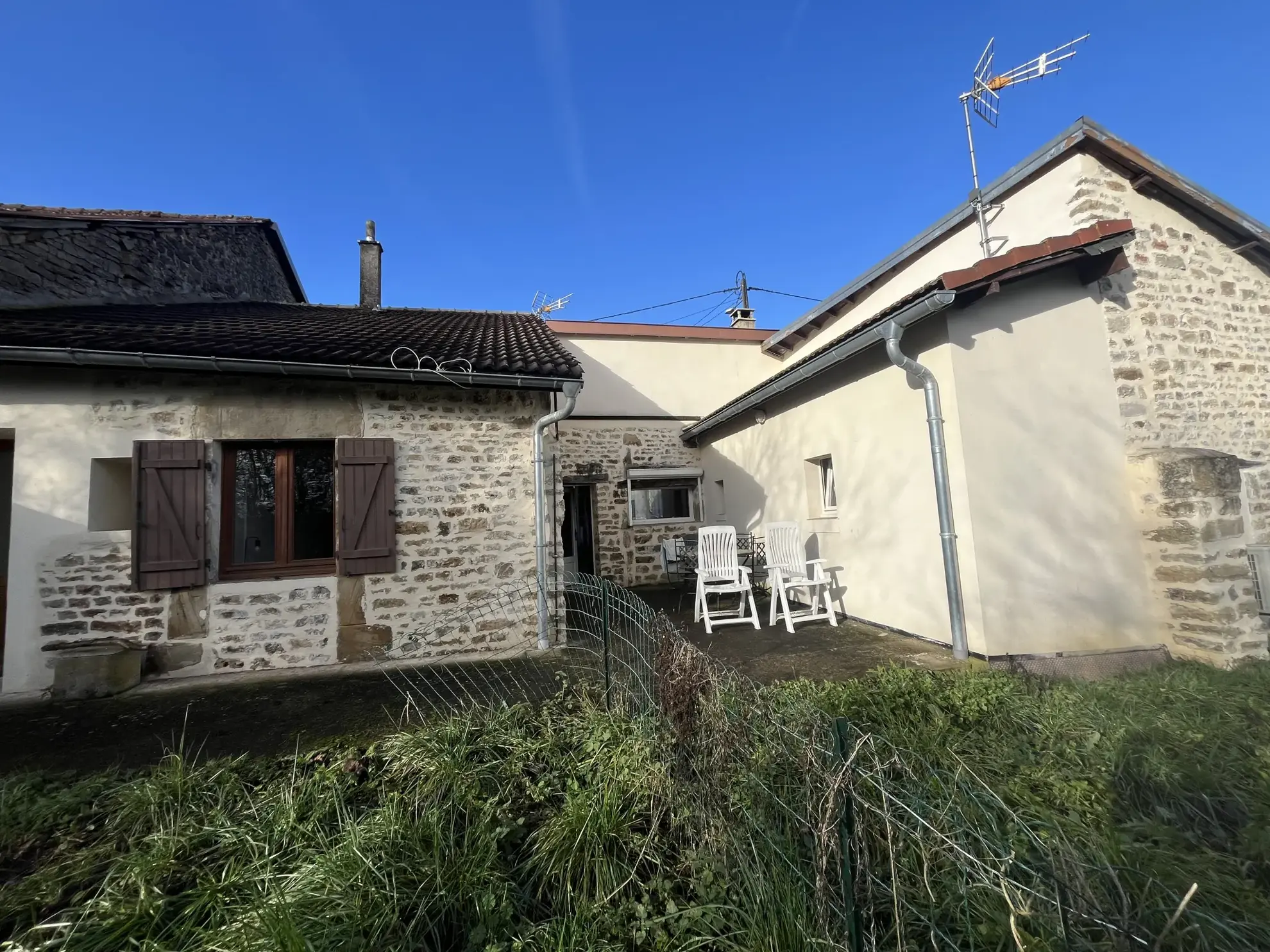 À vendre deux gîtes rénovés à Colombey Les Choiseul - Charme de l'ancien et potentiel locatif