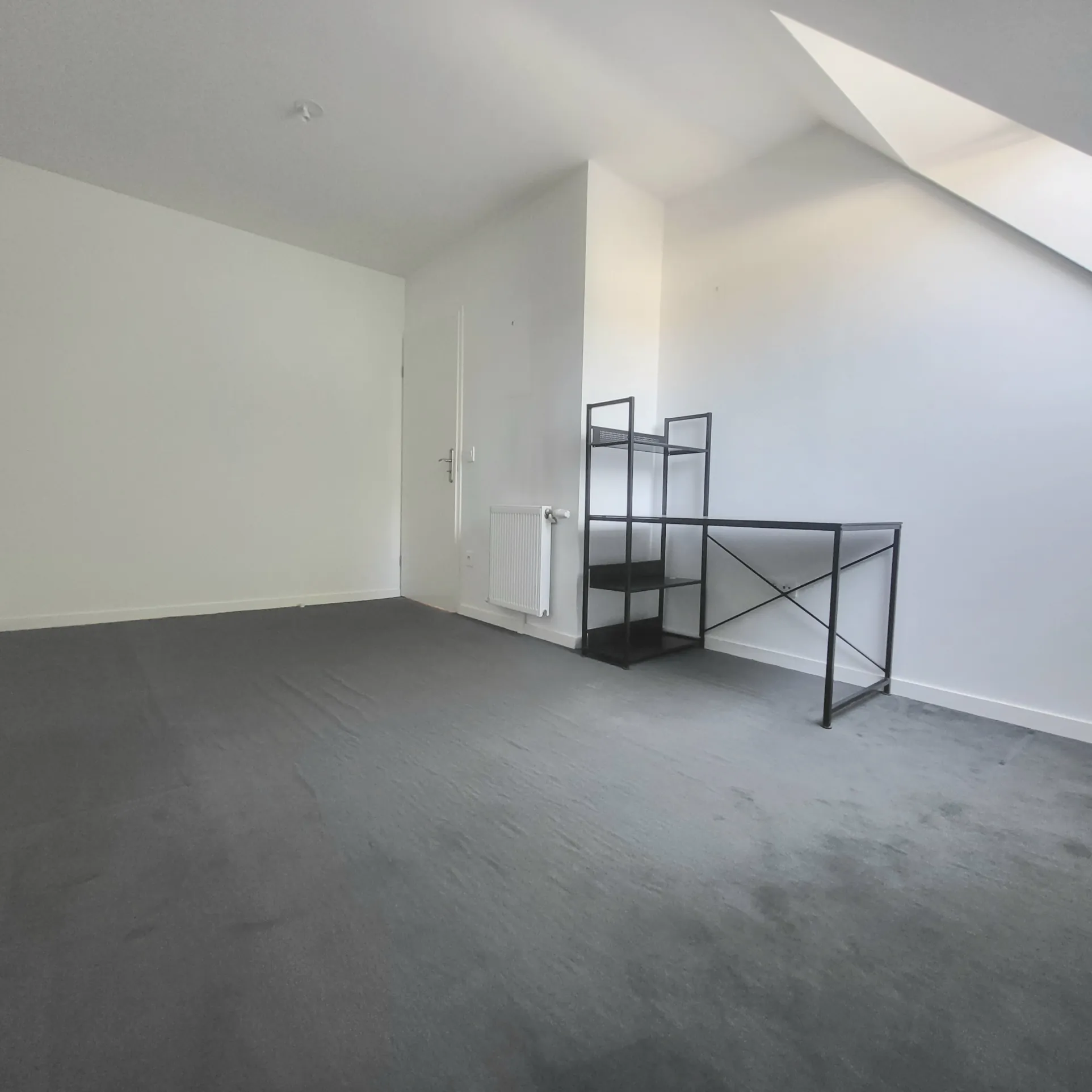 Appartement T3 en duplex avec balcon à Pontoise, standing, parking et proximité de l'Oise 