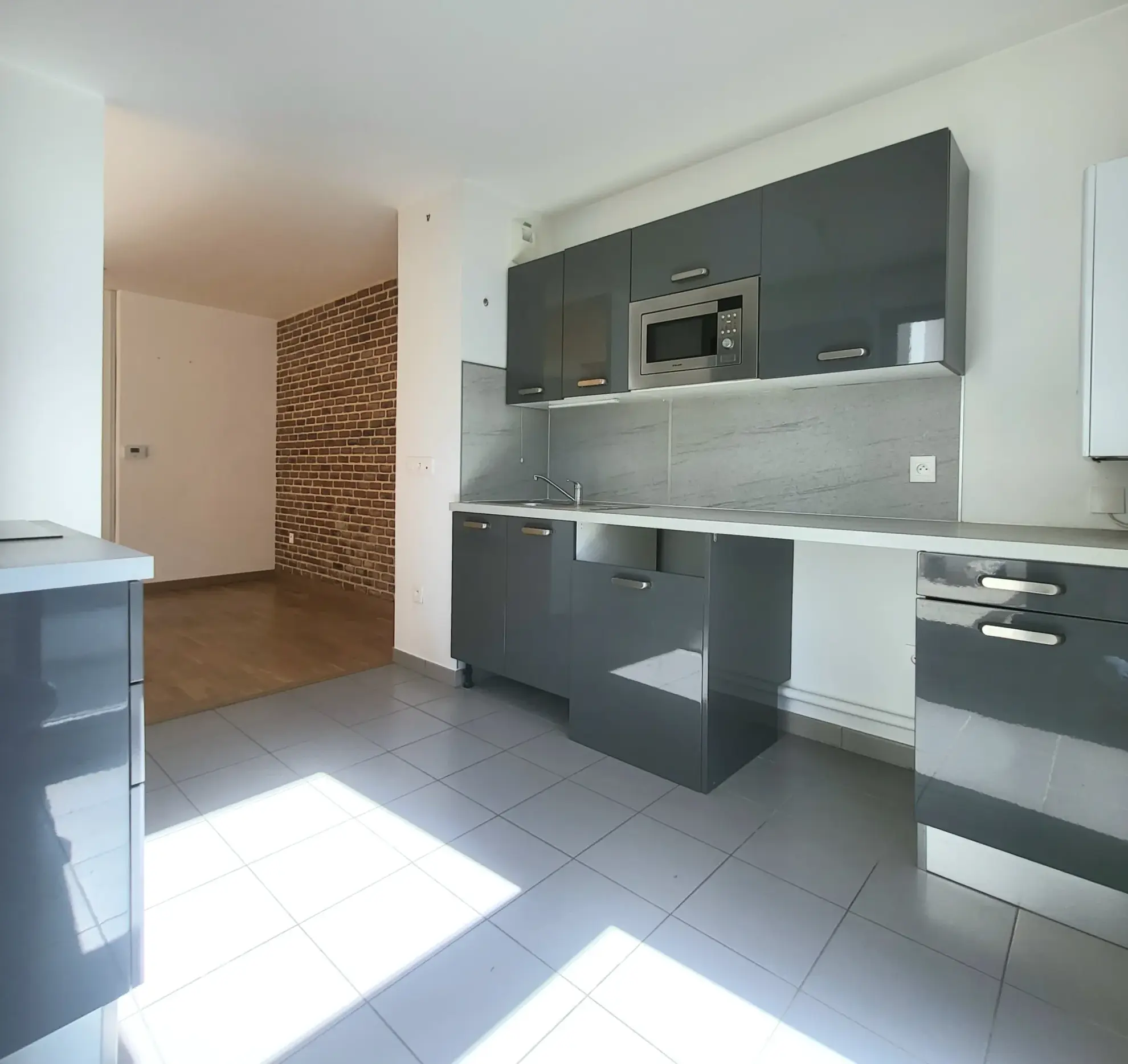 Appartement T3 en duplex avec balcon à Pontoise, standing, parking et proximité de l'Oise 