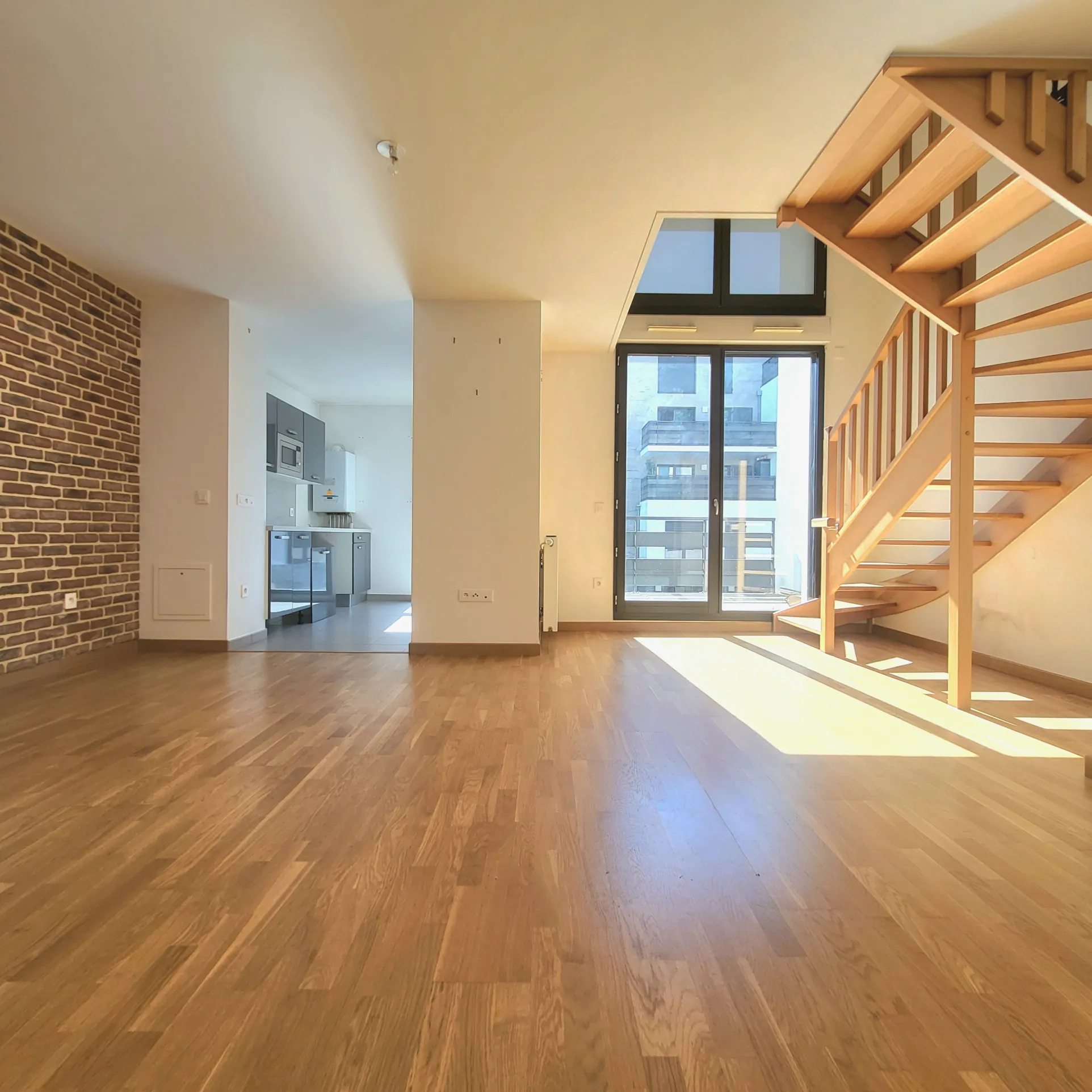 Appartement T3 en duplex avec balcon à Pontoise, standing, parking et proximité de l'Oise