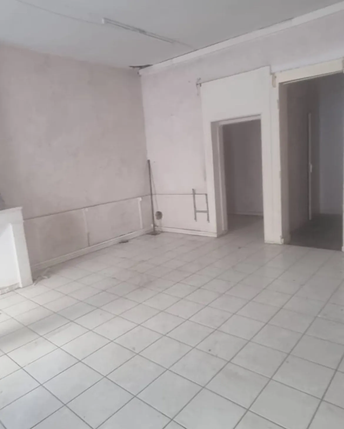 Appartement en Plateau à Rénover à Saint-Étienne, Emplacement Idéal dans Quartier Recherché