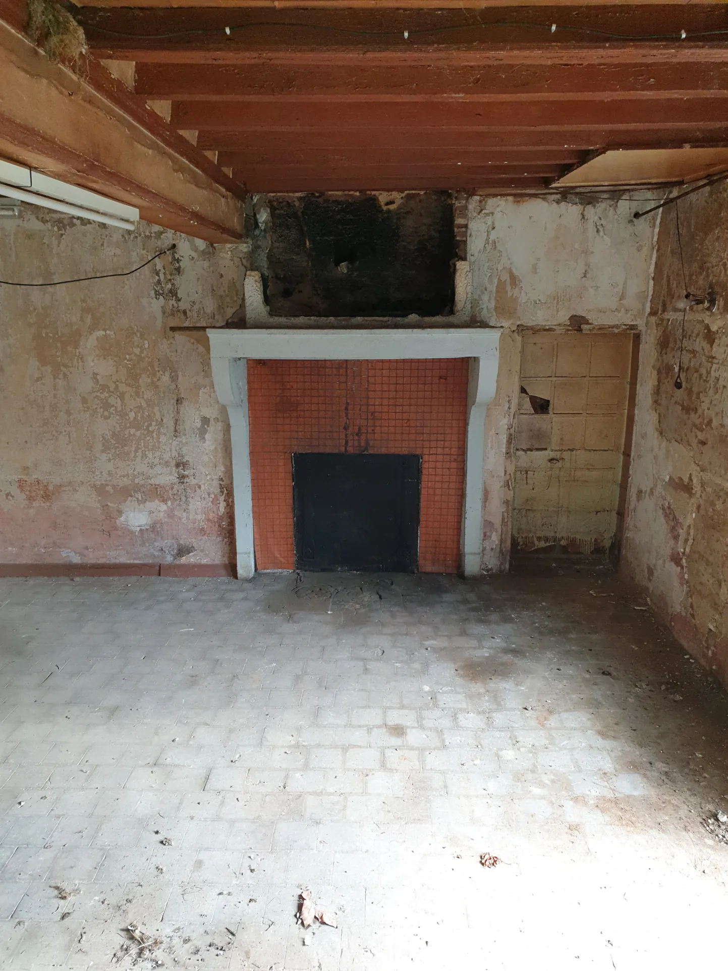 Maison à rénover de 163 m² à Misérieux avec jardin et cave 