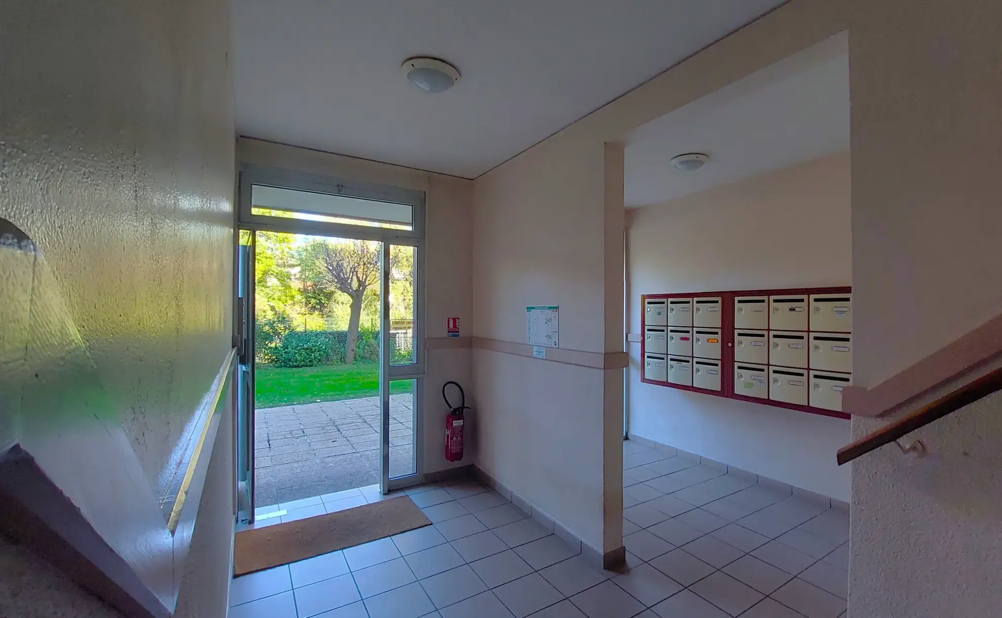 Appartement 77 m² avec balcon, garage et vue dégagée à Tarbes 