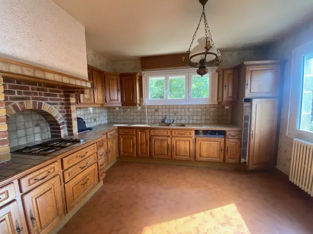 Maison à vendre à Quessoy en Bretagne avec jardin et potentiel de rénovation 