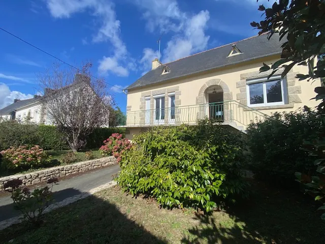Maison à vendre à Quessoy en Bretagne avec jardin et potentiel de rénovation