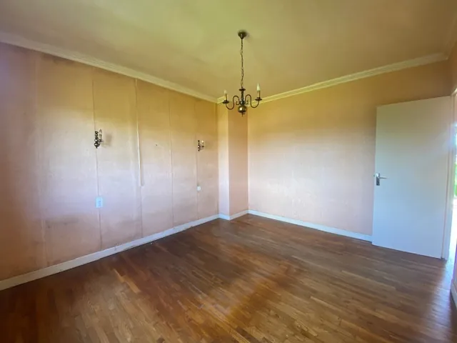 Maison à vendre à Quessoy en Bretagne avec jardin et potentiel de rénovation 