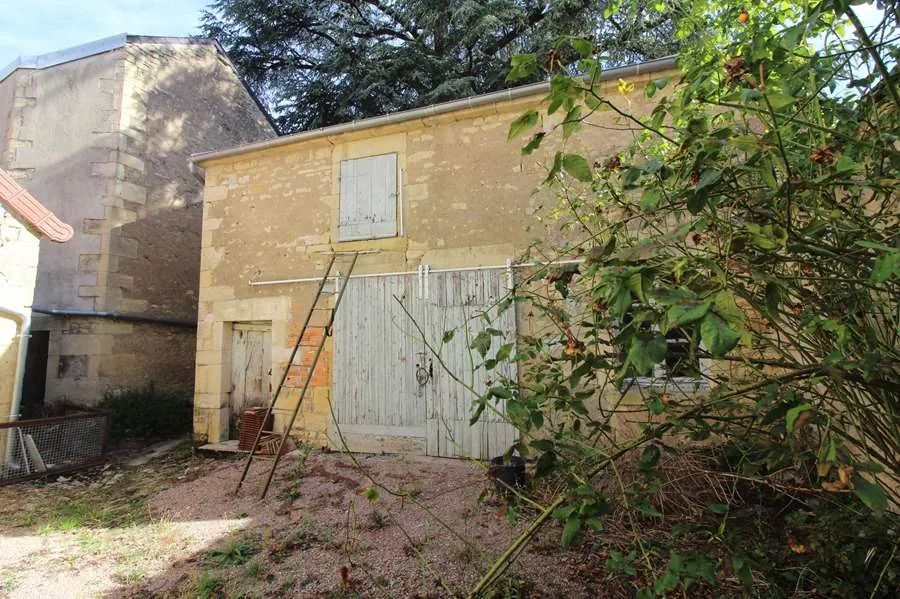 À vendre à Tannay : Deux maisons jumelées avec potentiel, proche commerces 