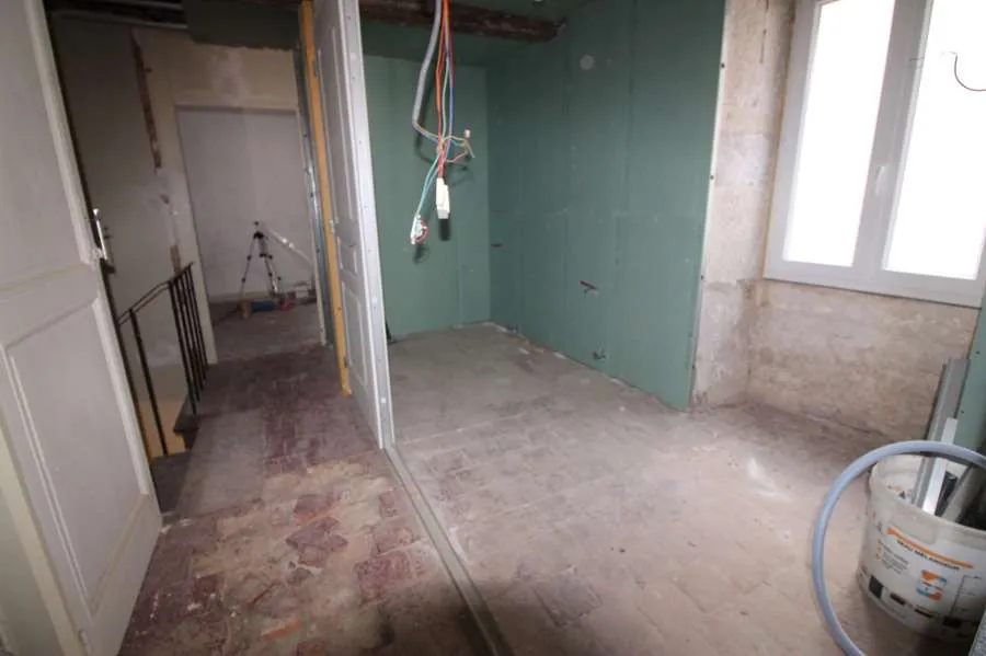 À vendre à Tannay : Deux maisons jumelées avec potentiel, proche commerces 