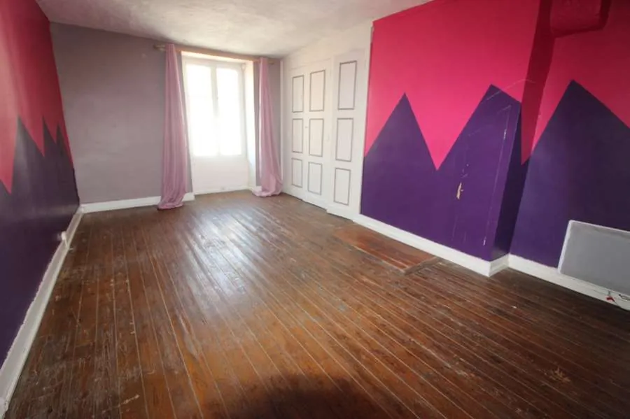 À vendre à Tannay : Deux maisons jumelées avec potentiel, proche commerces 