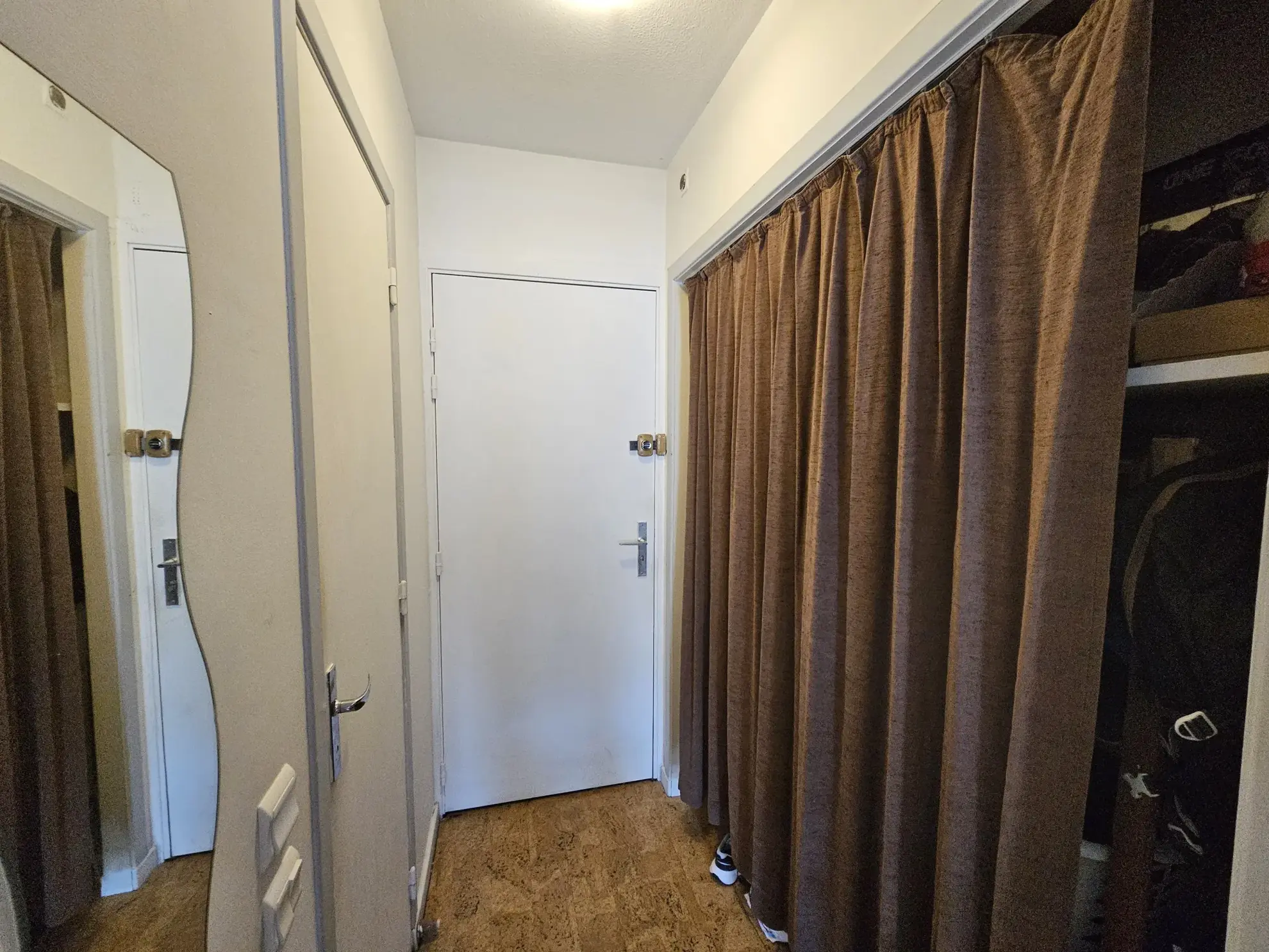 Studio de 18 m² avec balcon et cave à Clermont-Ferrand 