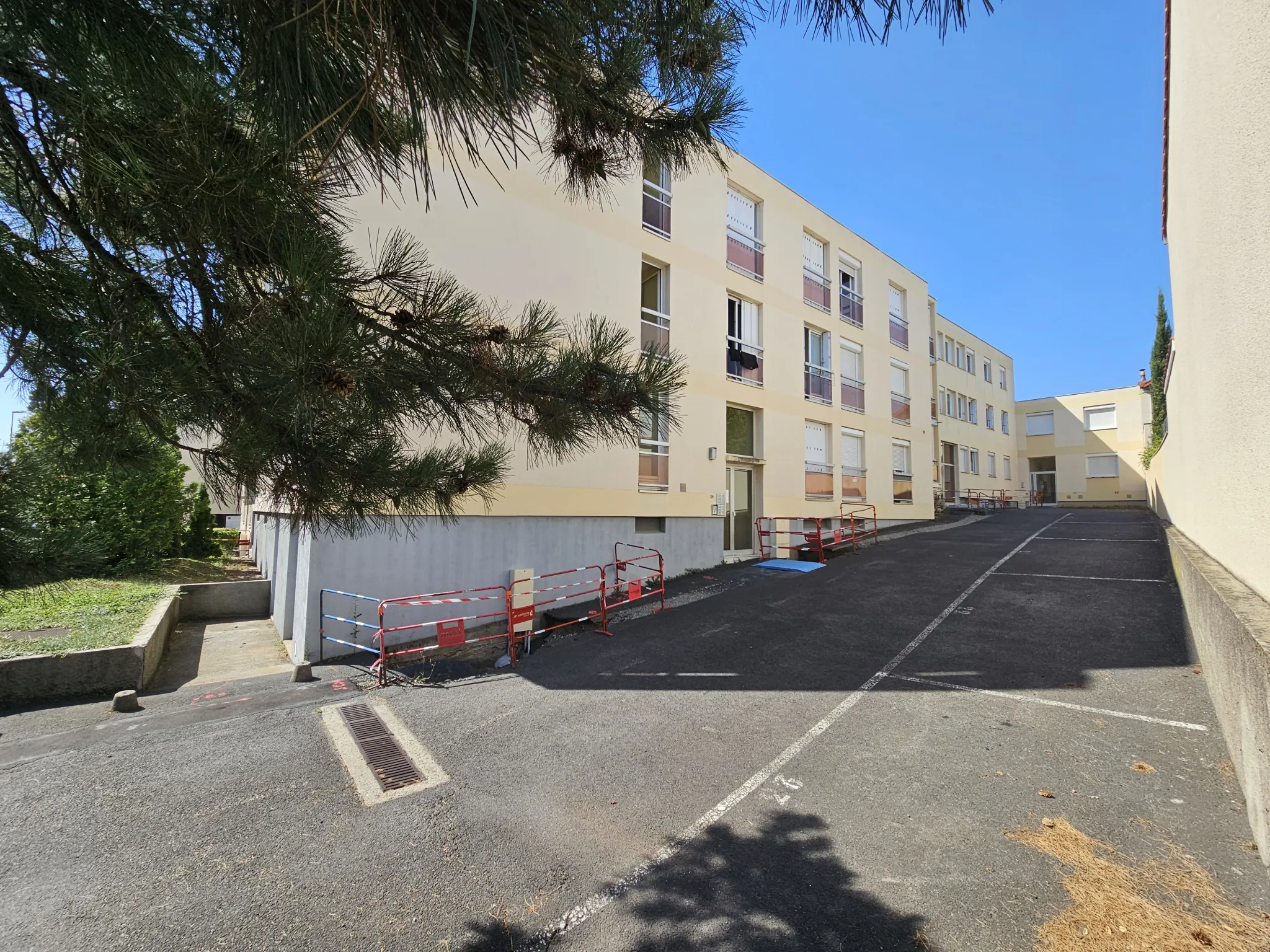 Studio de 18 m² avec balcon et cave à Clermont-Ferrand 