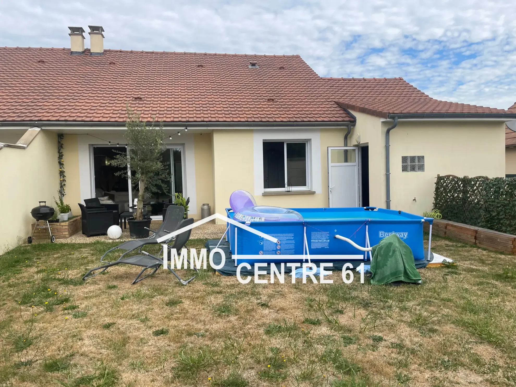 Ensemble immobilier locatif avec 2 pavillons F3 à vendre près d'Alençon 