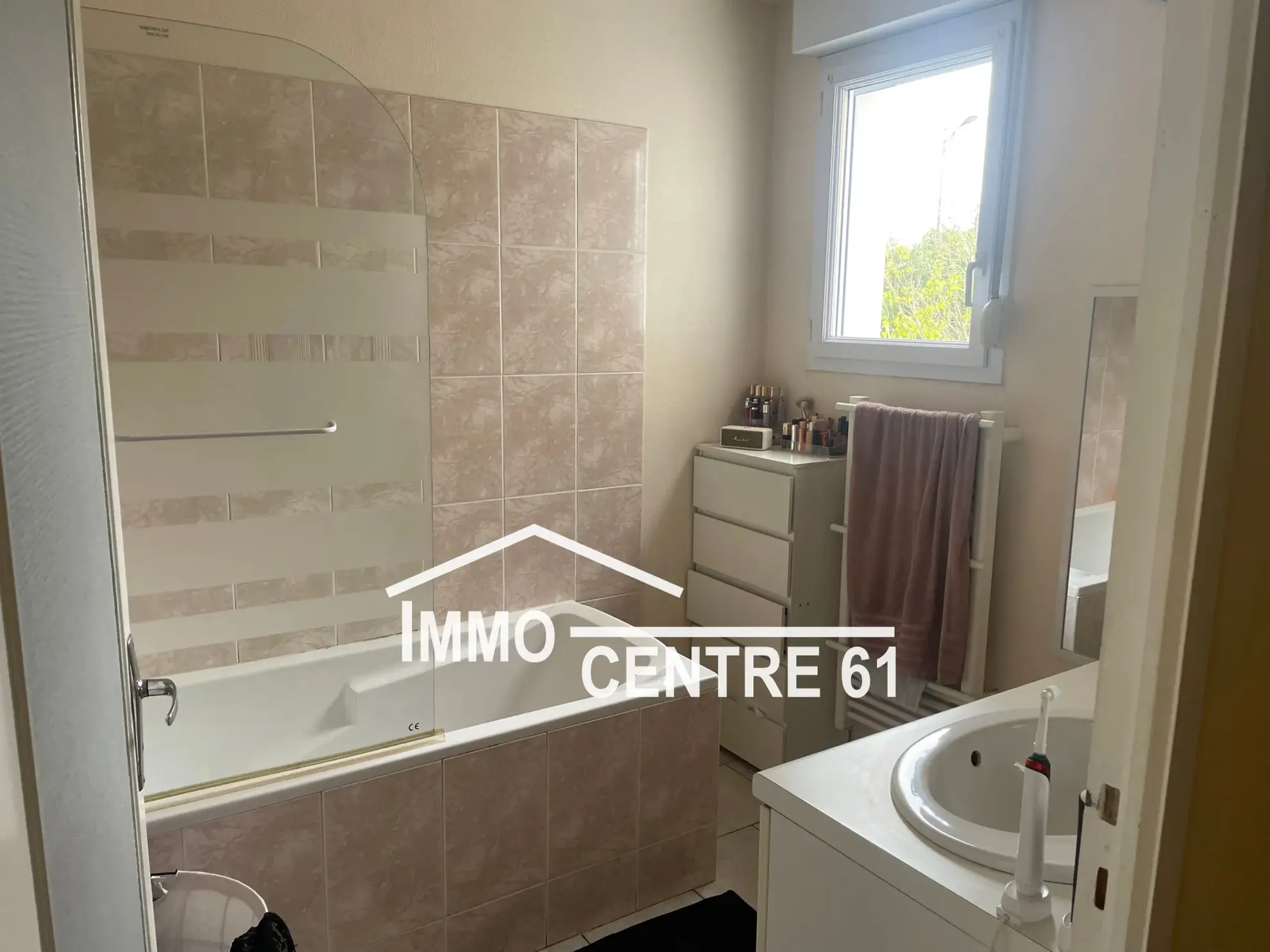 Ensemble immobilier locatif avec 2 pavillons F3 à vendre près d'Alençon 