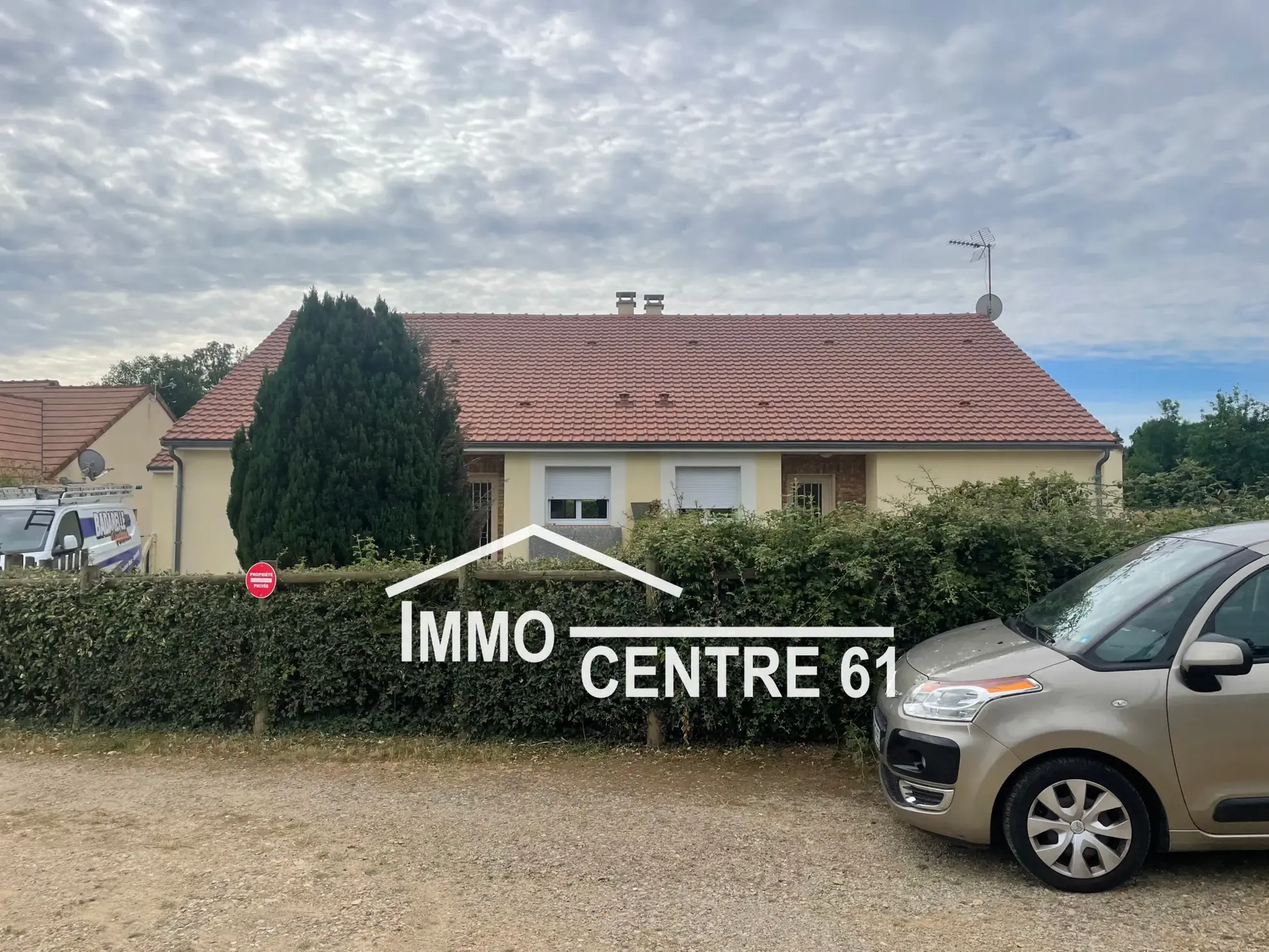 Ensemble immobilier locatif avec 2 pavillons F3 à vendre près d'Alençon