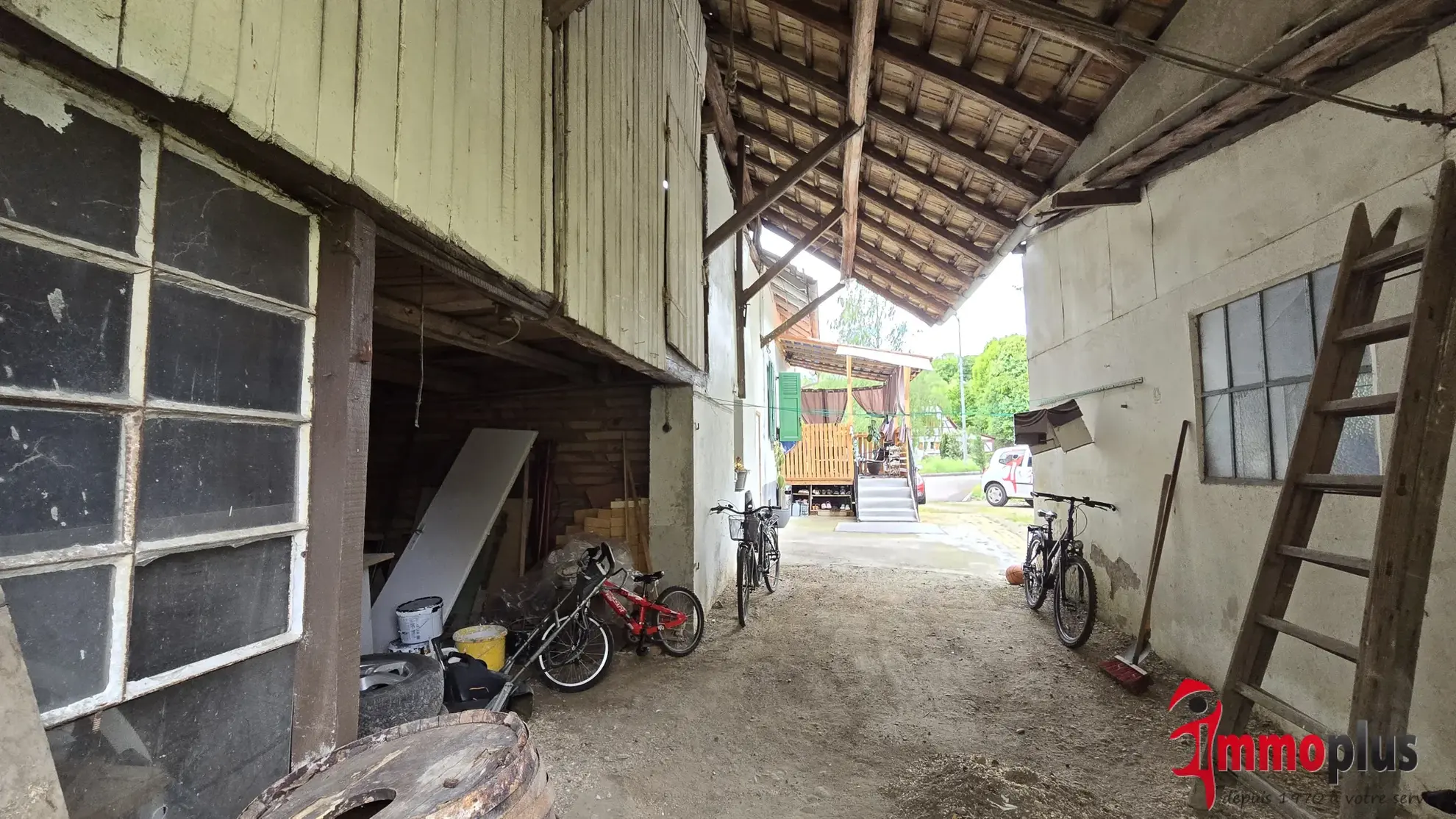 Maison de village à Waldighoffen avec 4 chambres, dépendance et terrasses 