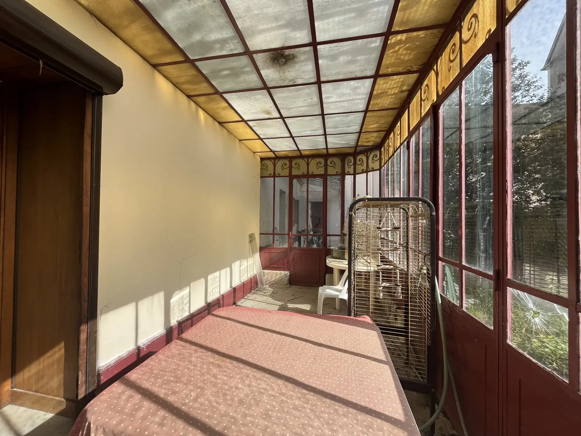 Immeuble de prestige à Bourbonne-les-Bains - 244 m² habitables, terrain de 1272 m², parking privé 