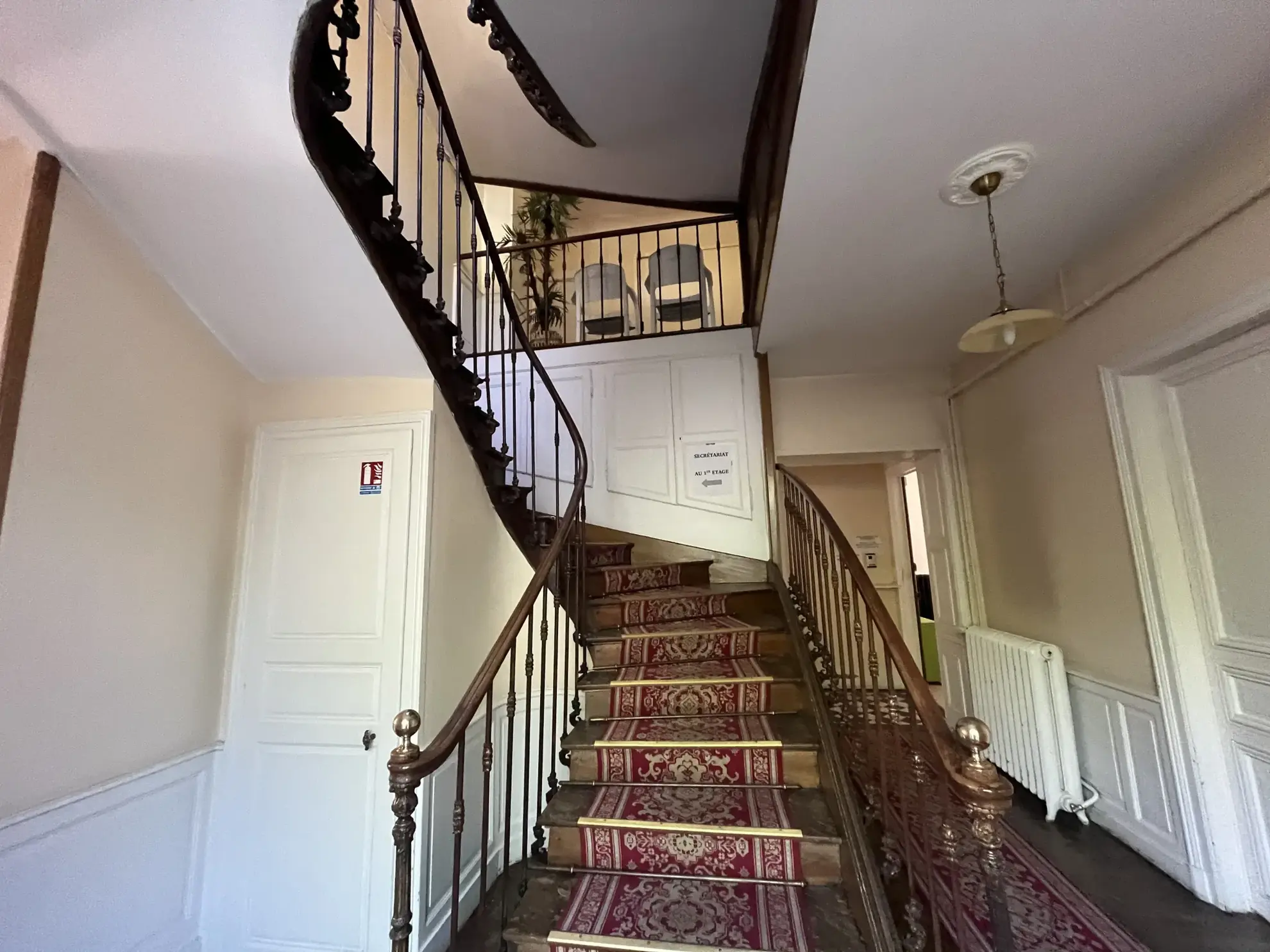 Immeuble de prestige à Bourbonne-les-Bains - 244 m² habitables, terrain de 1272 m², parking privé 