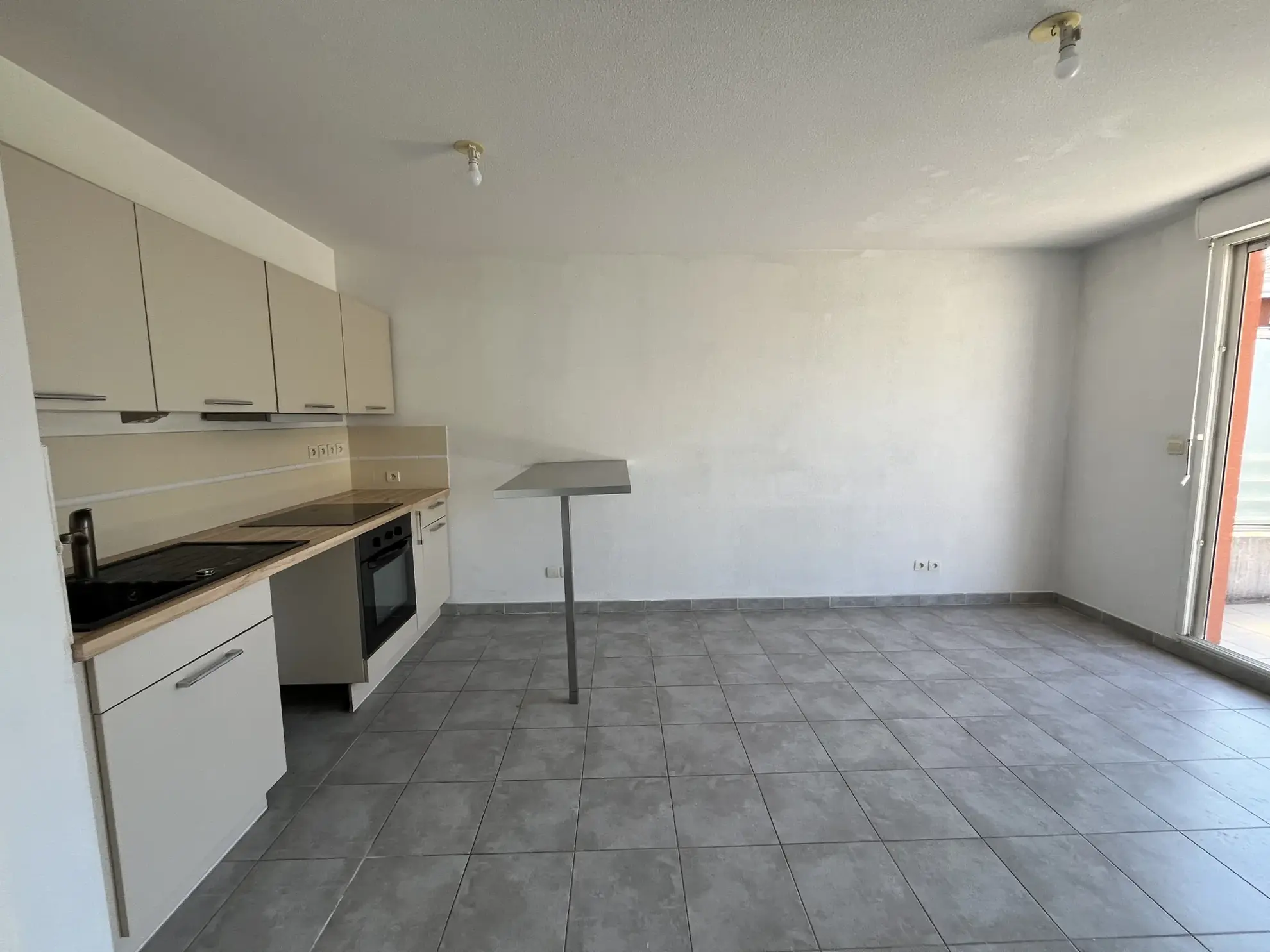 Bel appartement T3 avec terrasse de 10m² et parking à La Seyne-sur-Mer 