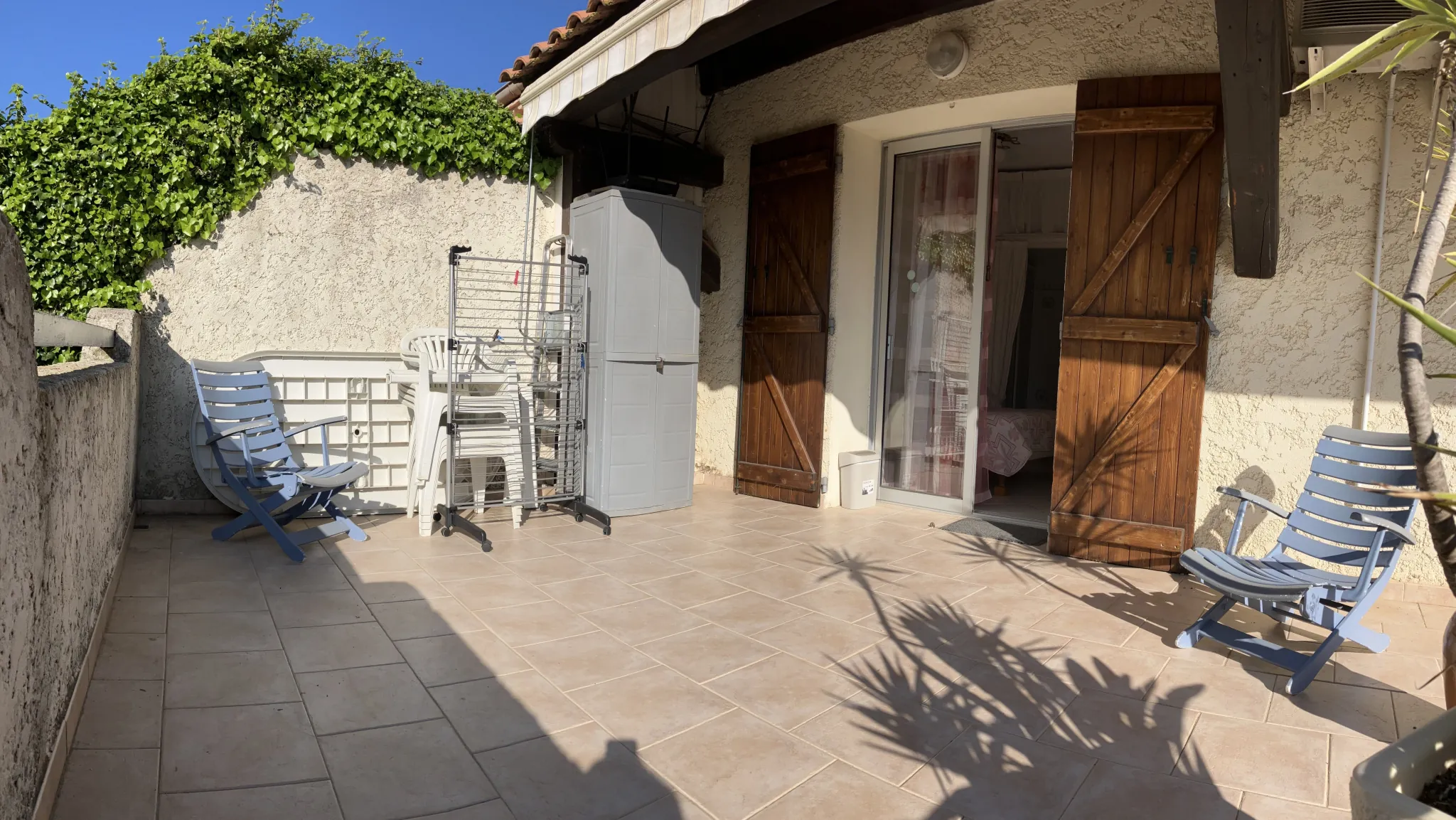 Appartement T2 avec terrasse à La Londe-les-Maures en centre-ville 