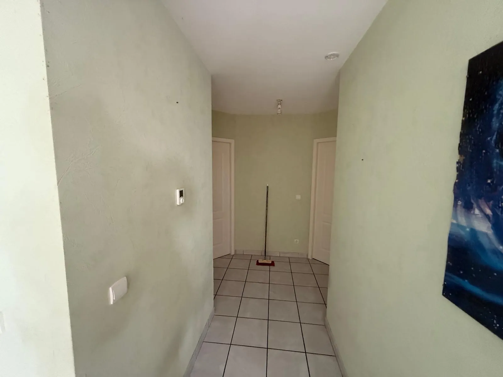 Maison de plain-pied à vendre à Saint-Pierre-des-Nids avec garage et locataire 