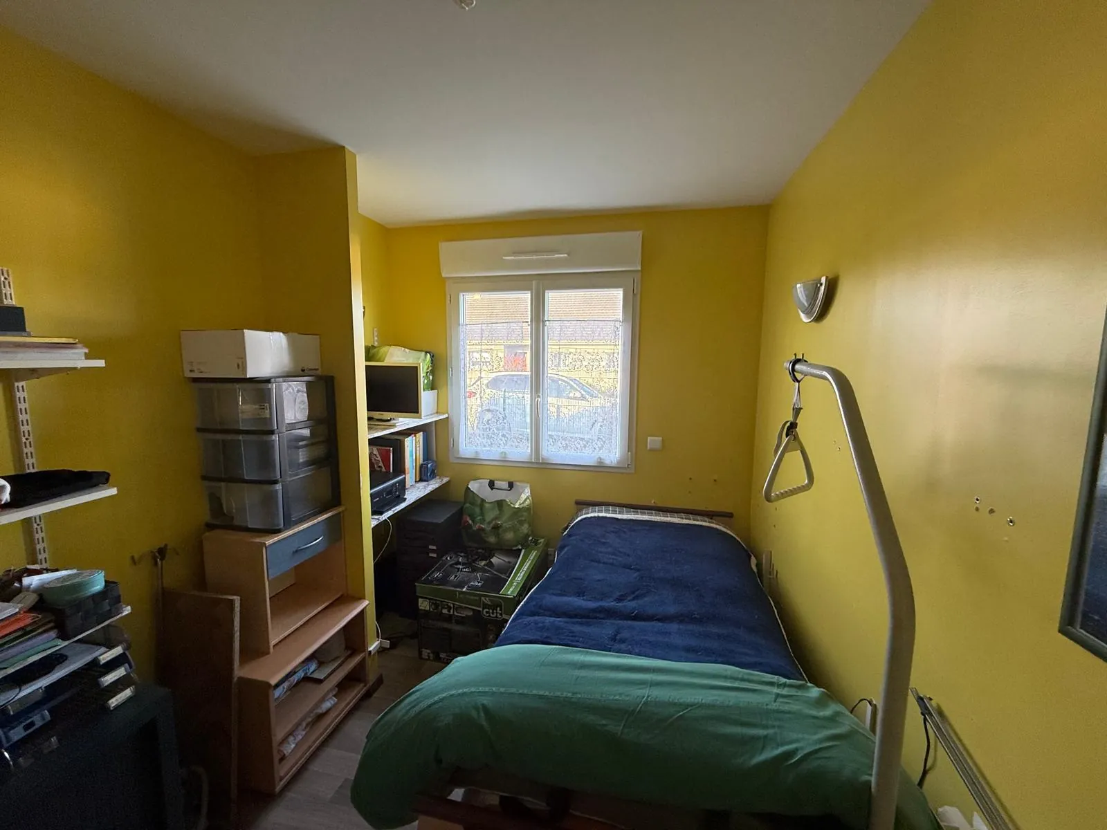 Maison de plain-pied à vendre à Saint-Pierre-des-Nids avec garage et locataire 