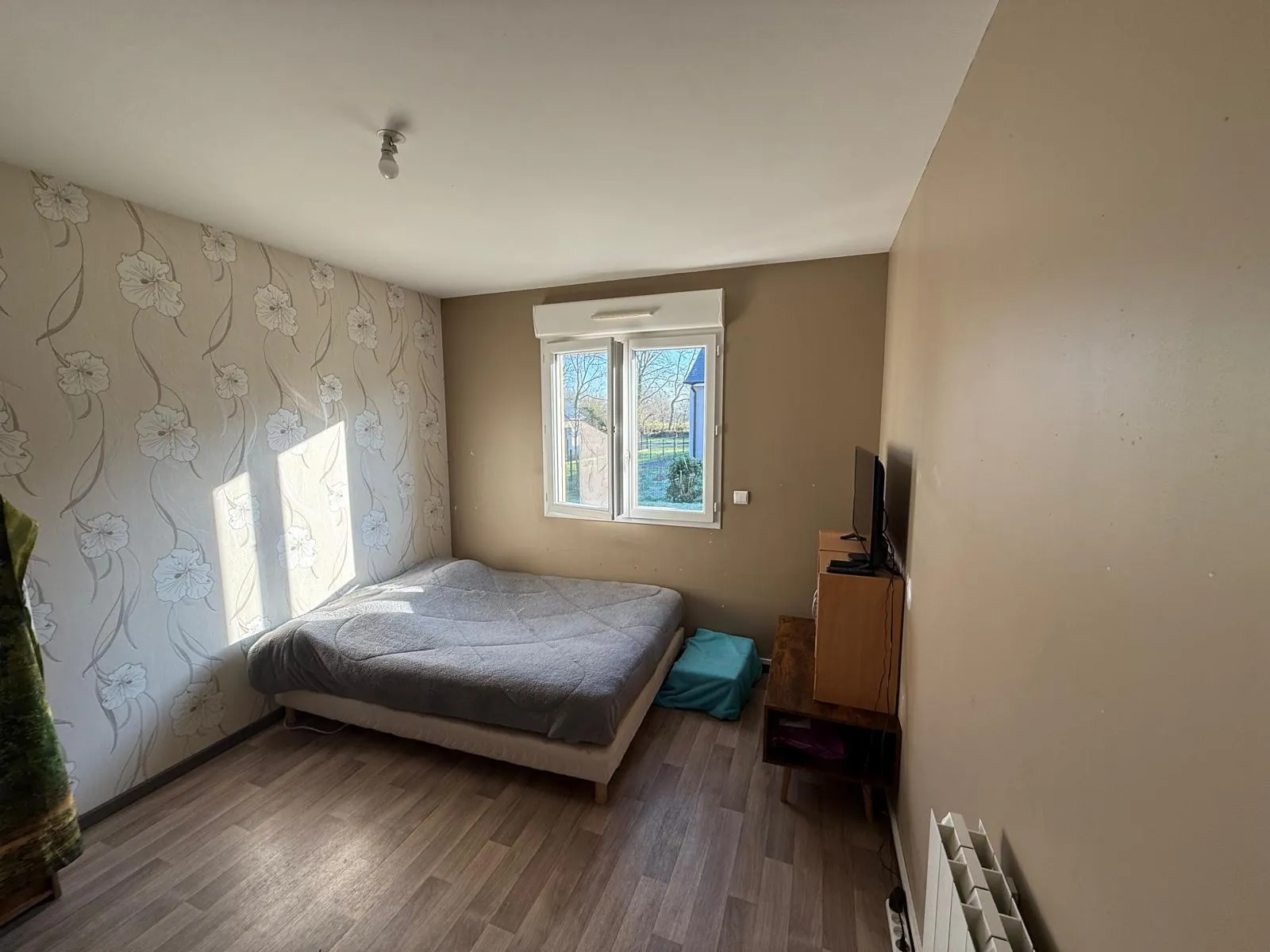 Maison de plain-pied à vendre à Saint-Pierre-des-Nids avec garage et locataire 