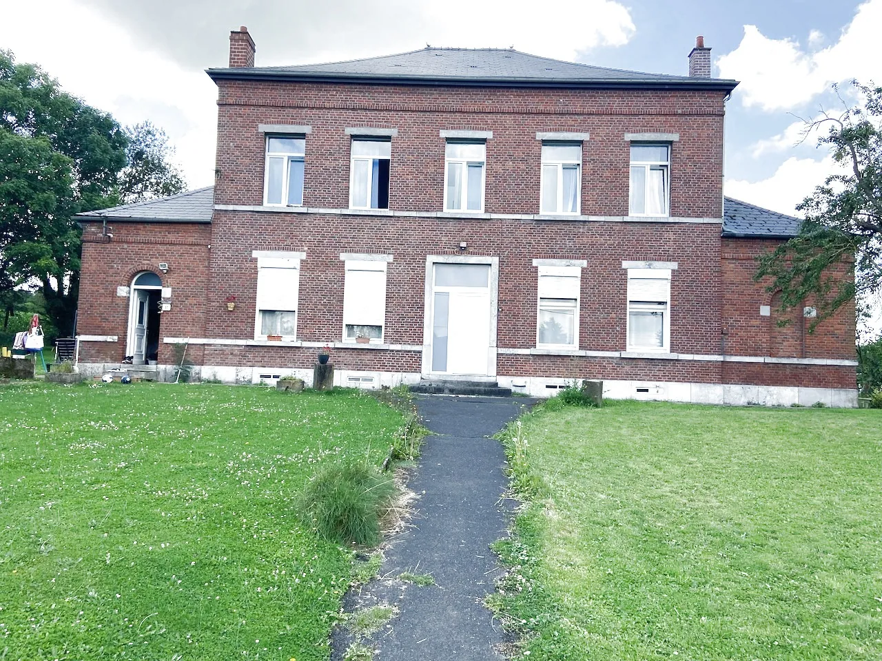 Maison individuelle à Avesnoise avec grand terrain et potentiel de rénovation
