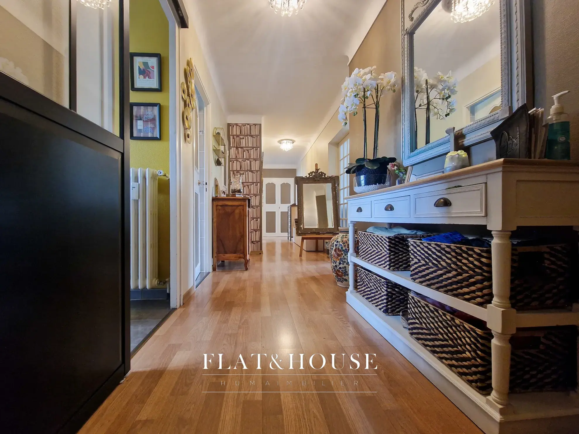 Appartement traversant de 92 m² avec 3 chambres, parking et cave à Nantes 